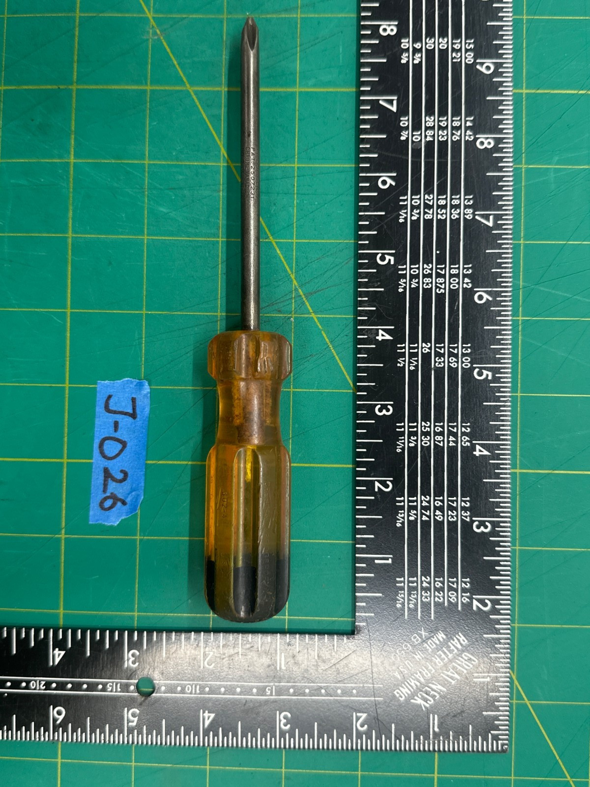 Crescent 8″ No.302-4 Phillips Head 2 Point Screwdriver Yellow Handle Made In USA