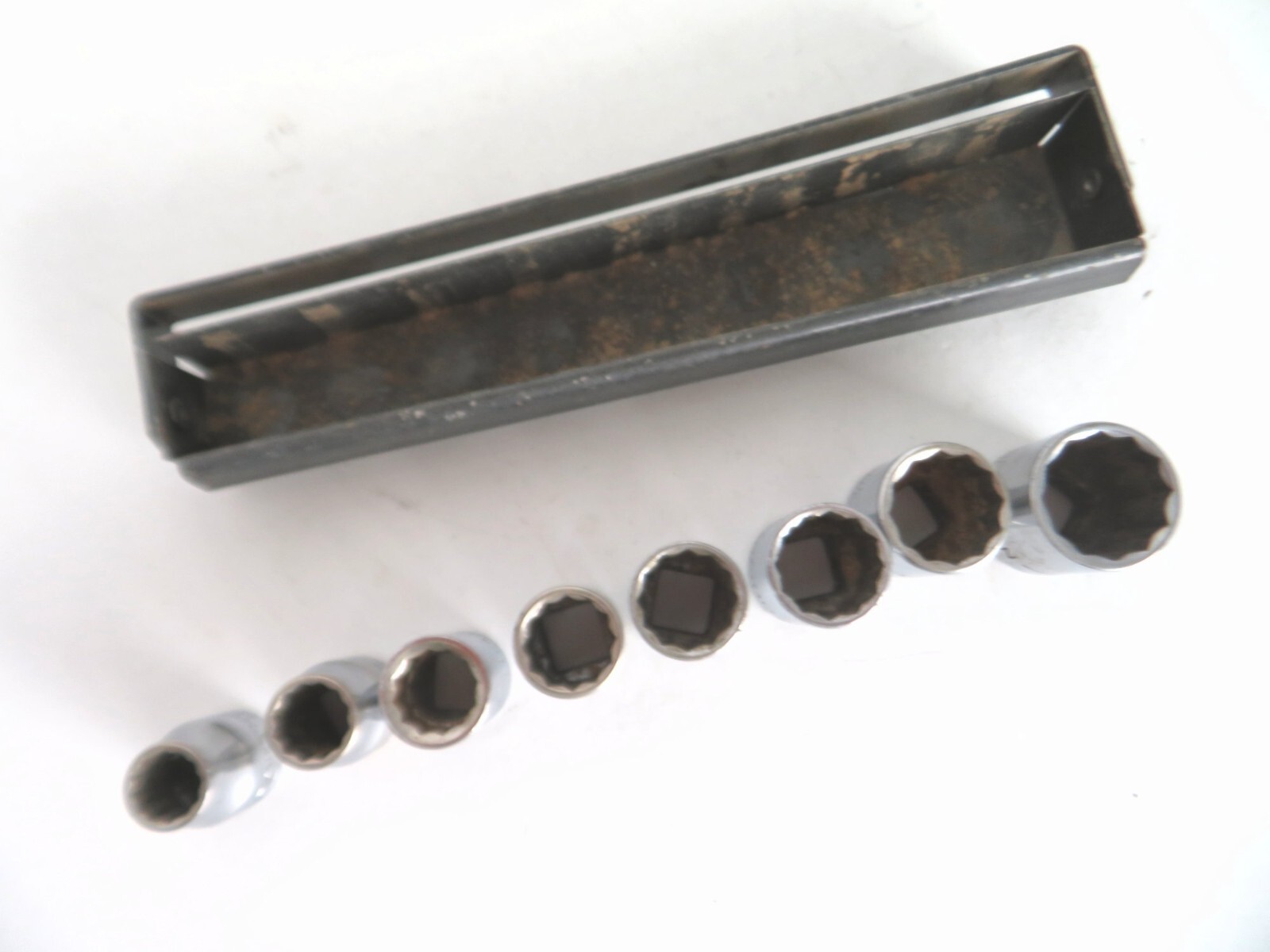 Craftsman 3/8 Drive 12-Point Metric Sockets 9mm – 17mm Made in USA 8 Pieces