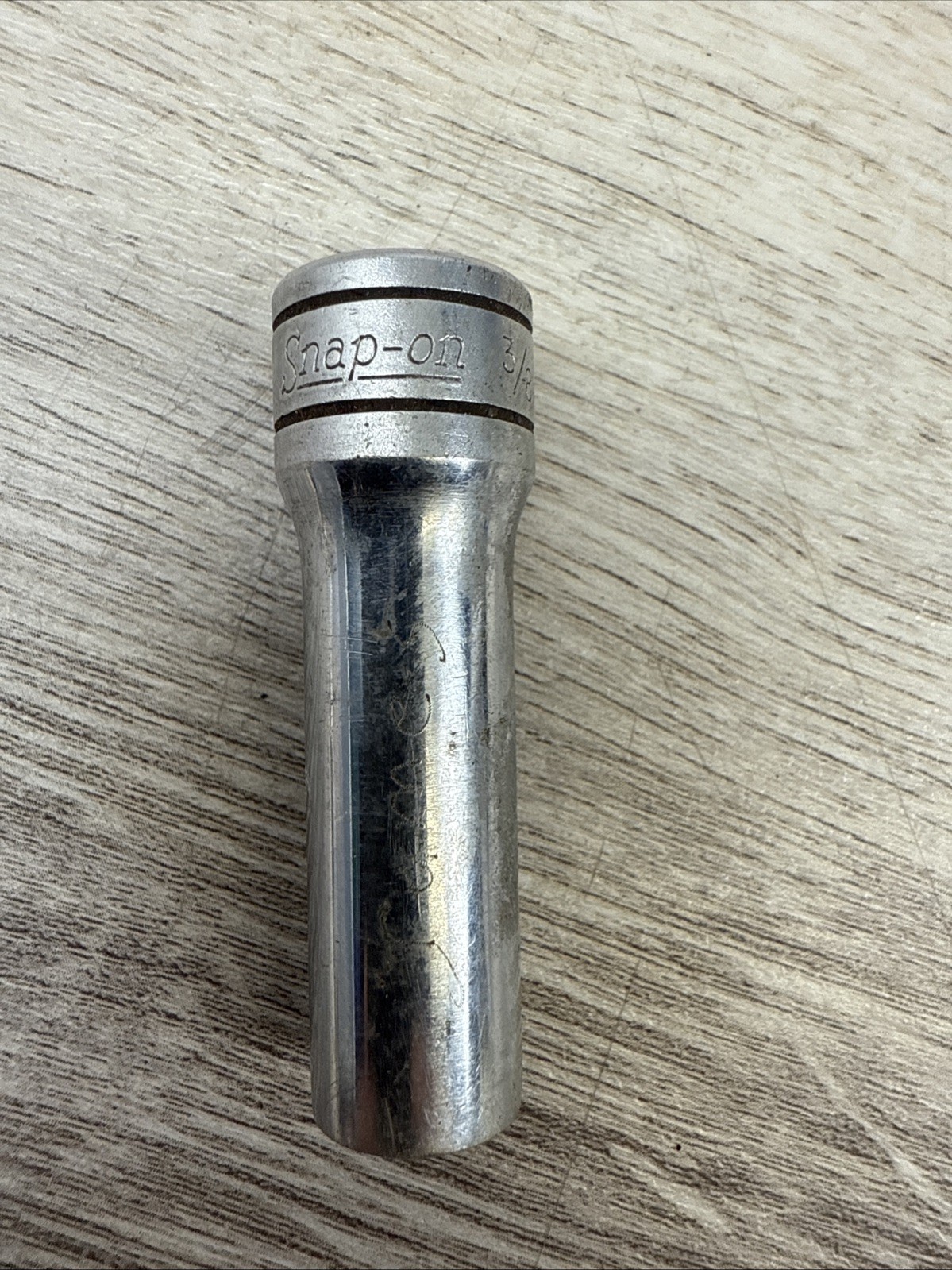 Snap-on SF121 – 3/8″ – 3/8″ Dr – 12 Pt Chrome Deep Socket USA – D1