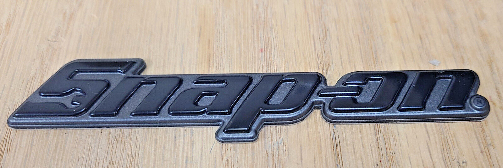 NEW SNAP-ON ™ ORIGINAL LOGO SHORT BOX CART 3D ROLL CAB BLACK BADGE EMBLEM DECAL