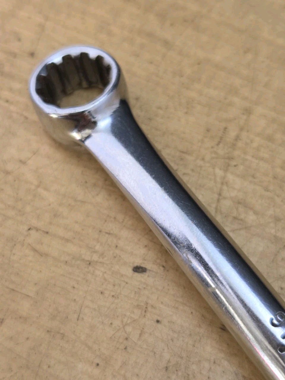 Snap On XDES1214 – #12-#14, 3/8″-7/16″ Hex, SAE Spline Dr 15° Offset Box Wrench