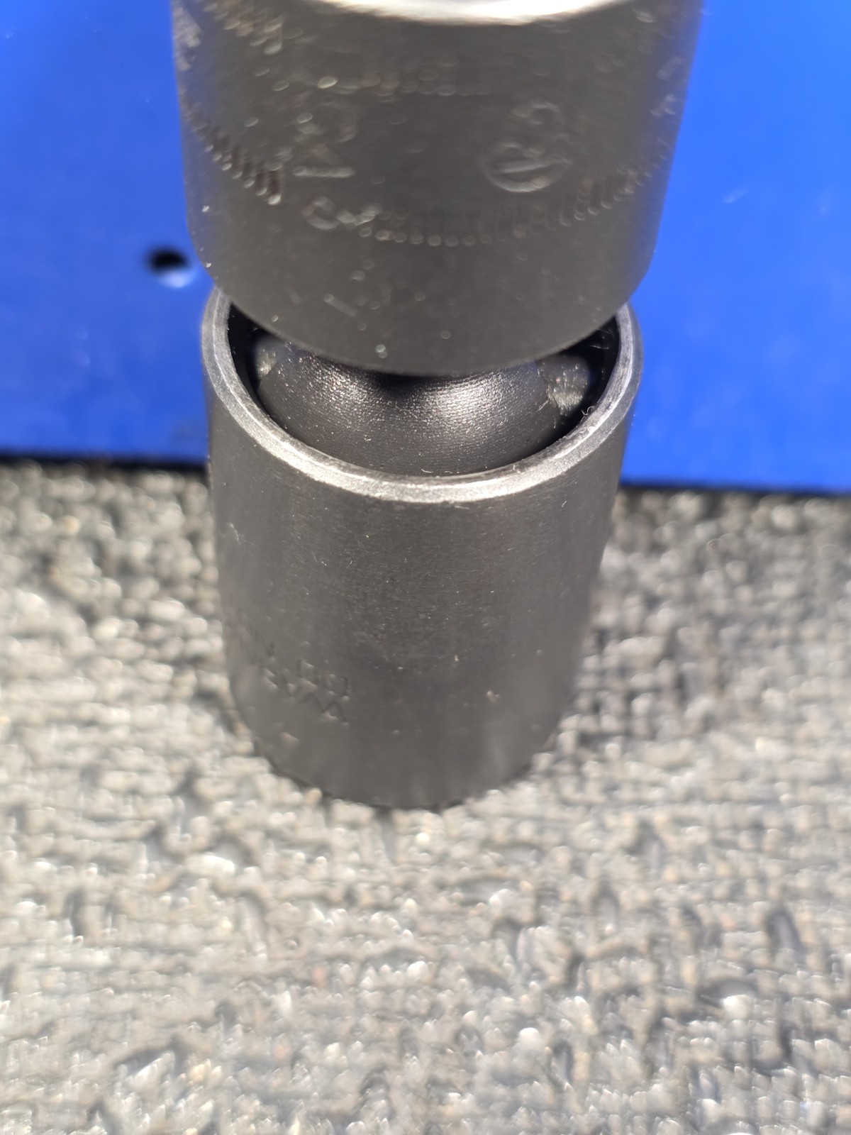Snap-on Tools IPFM17C 17mm LIGHT USE 3/8″ Drive 6-Point Impact Swivel Socket
