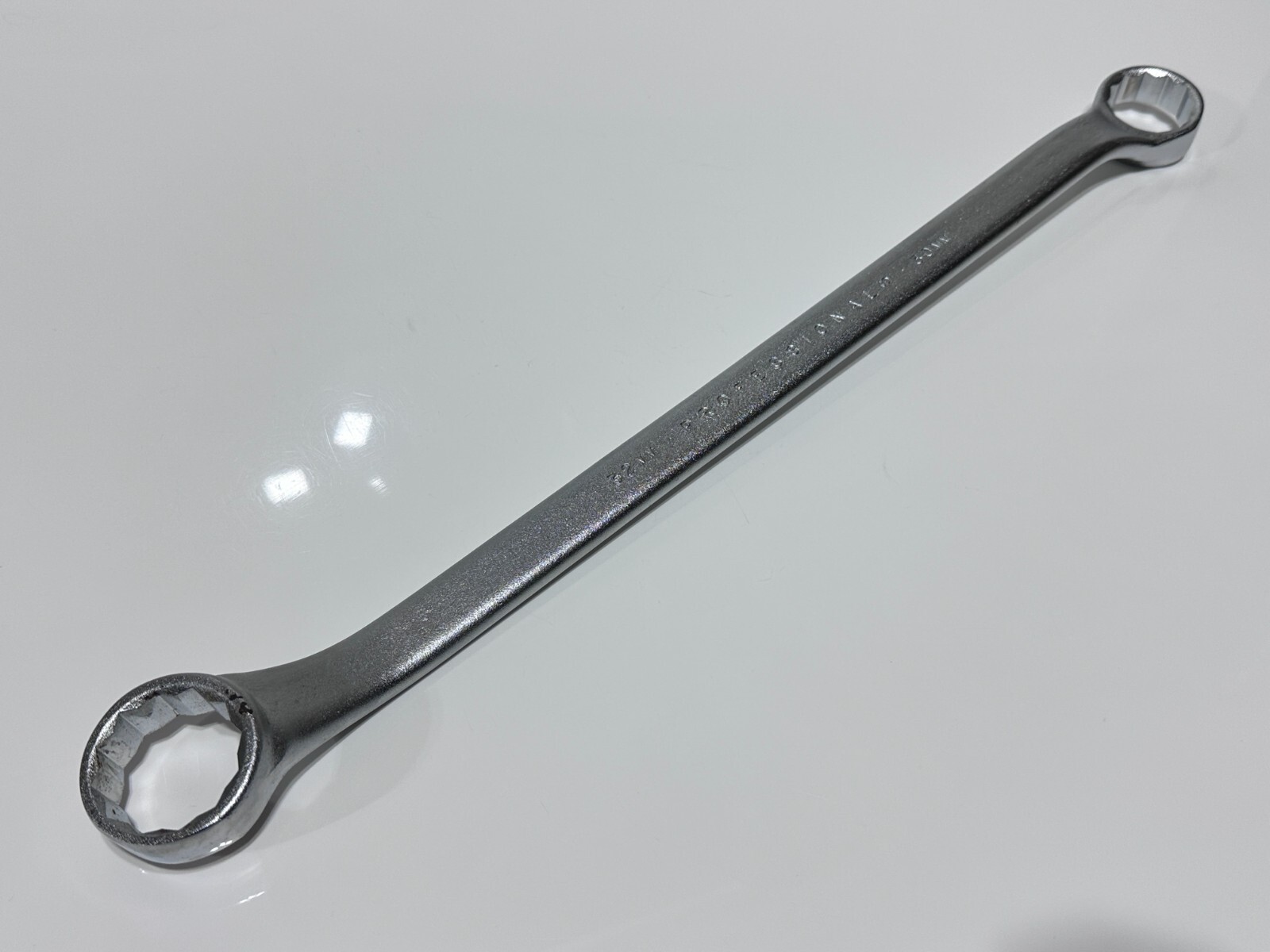 NOS Proto Tools USA 1133M Metric 30mm x 32mm Satin Offset Box Wrench – 12 Point
