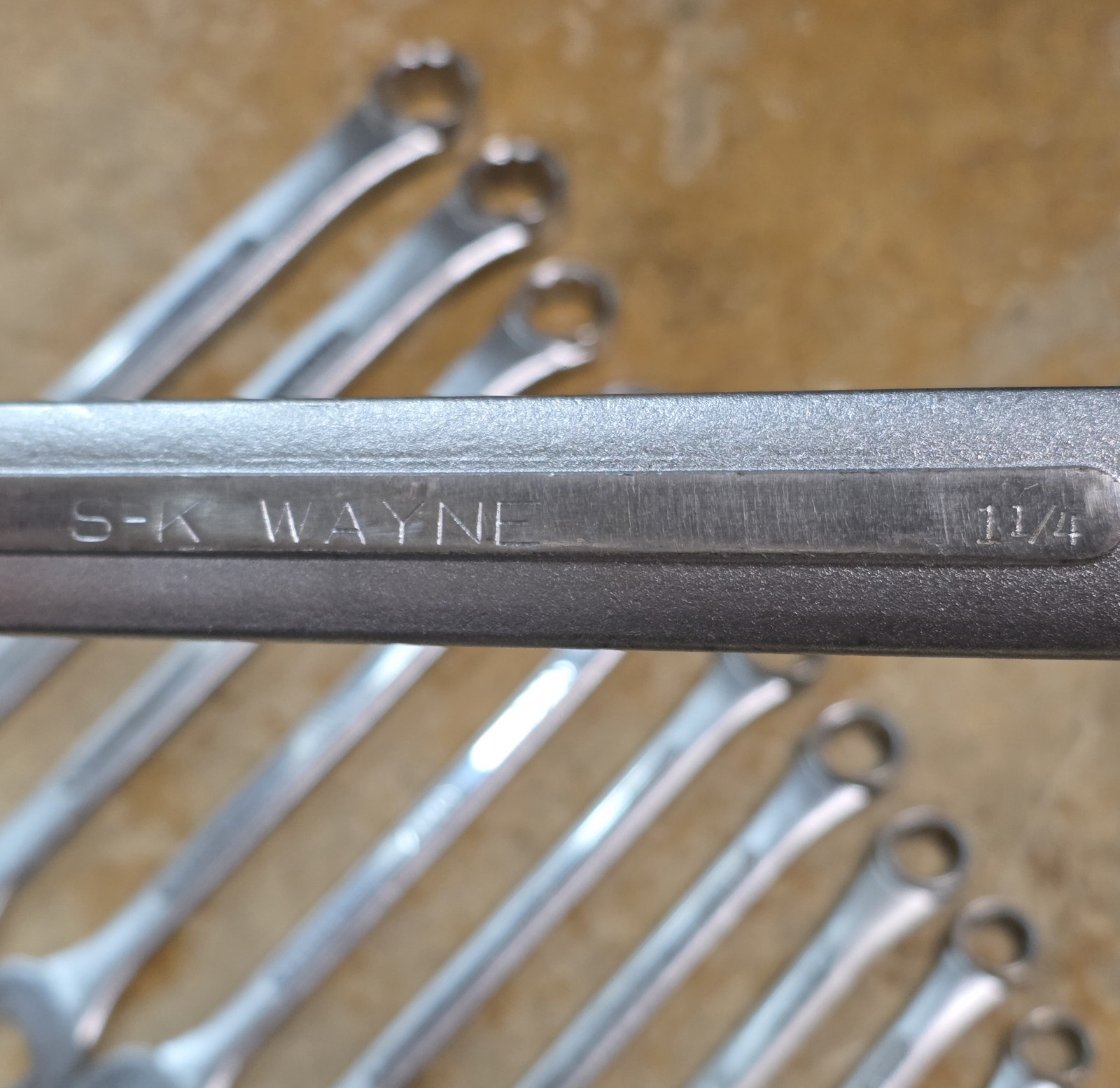 SK Wayne SAE 16pc Combination Wrench Set 12/6pt 1/4, 5/16, 3/8 – 1-1/4″ USA READ