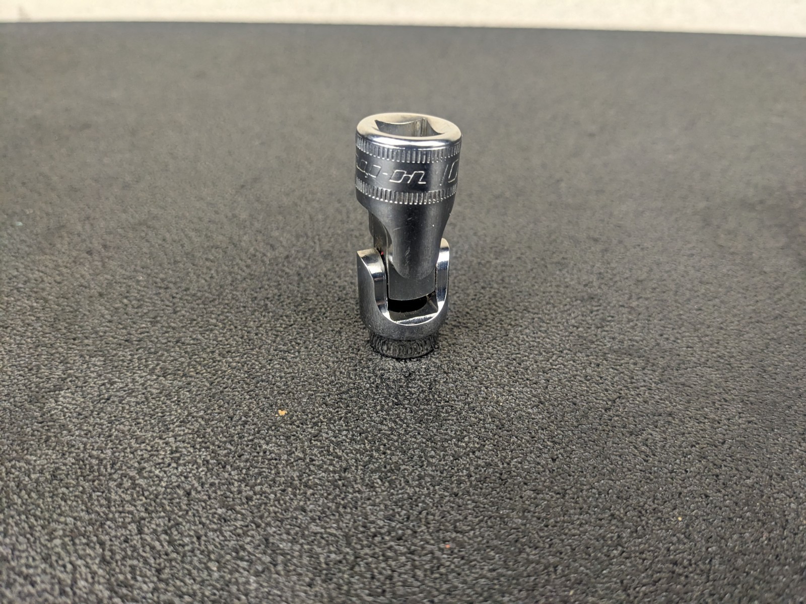#aj161 Snap On Tools 3/8″ Drive 10mm Metric 6pt Universal Swivel Socket FSUM10A