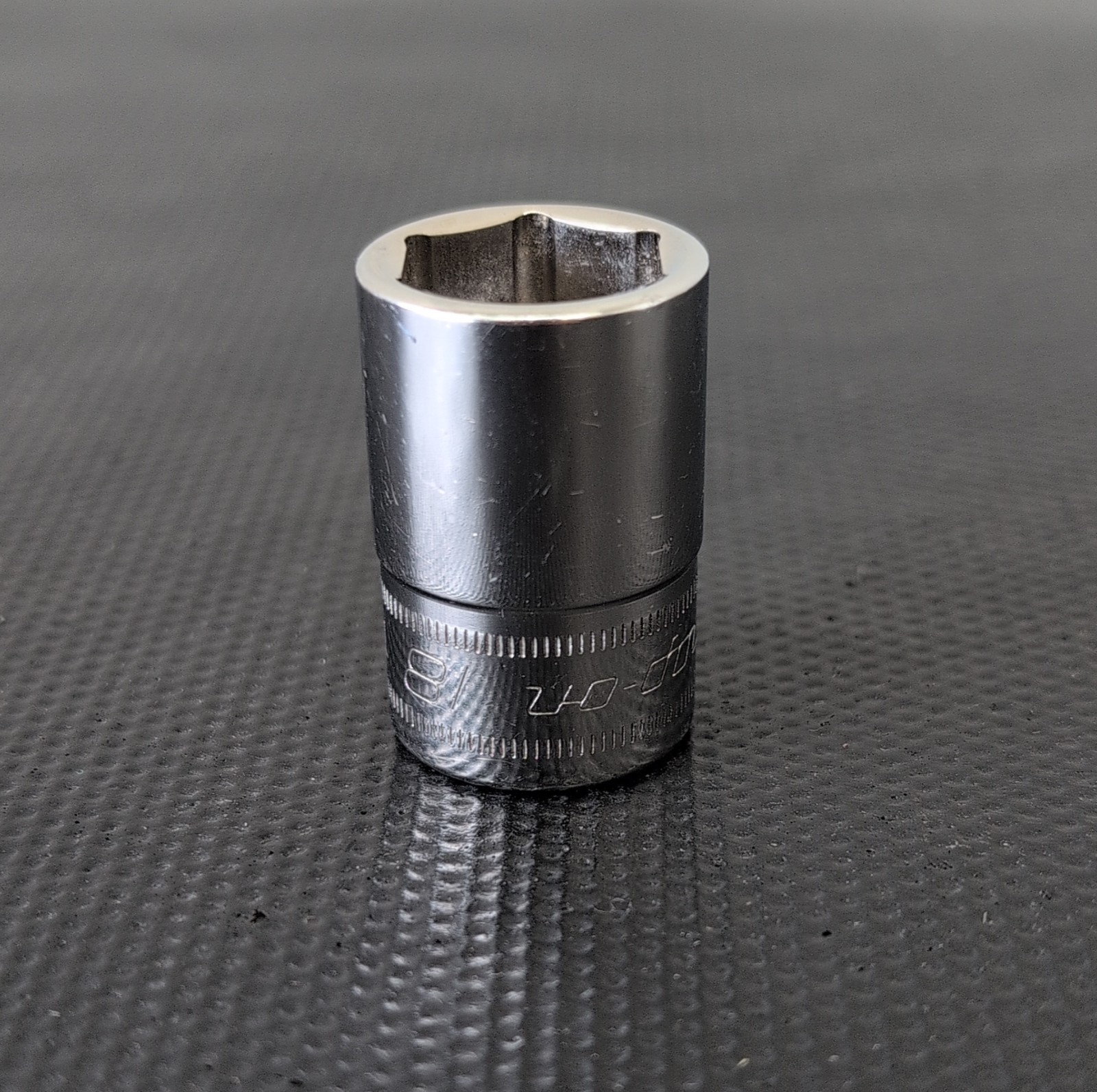 Snap-on 1/2″ Drive 6-Point Metric 18 mm Flank Drive® Shallow Socket TWM18