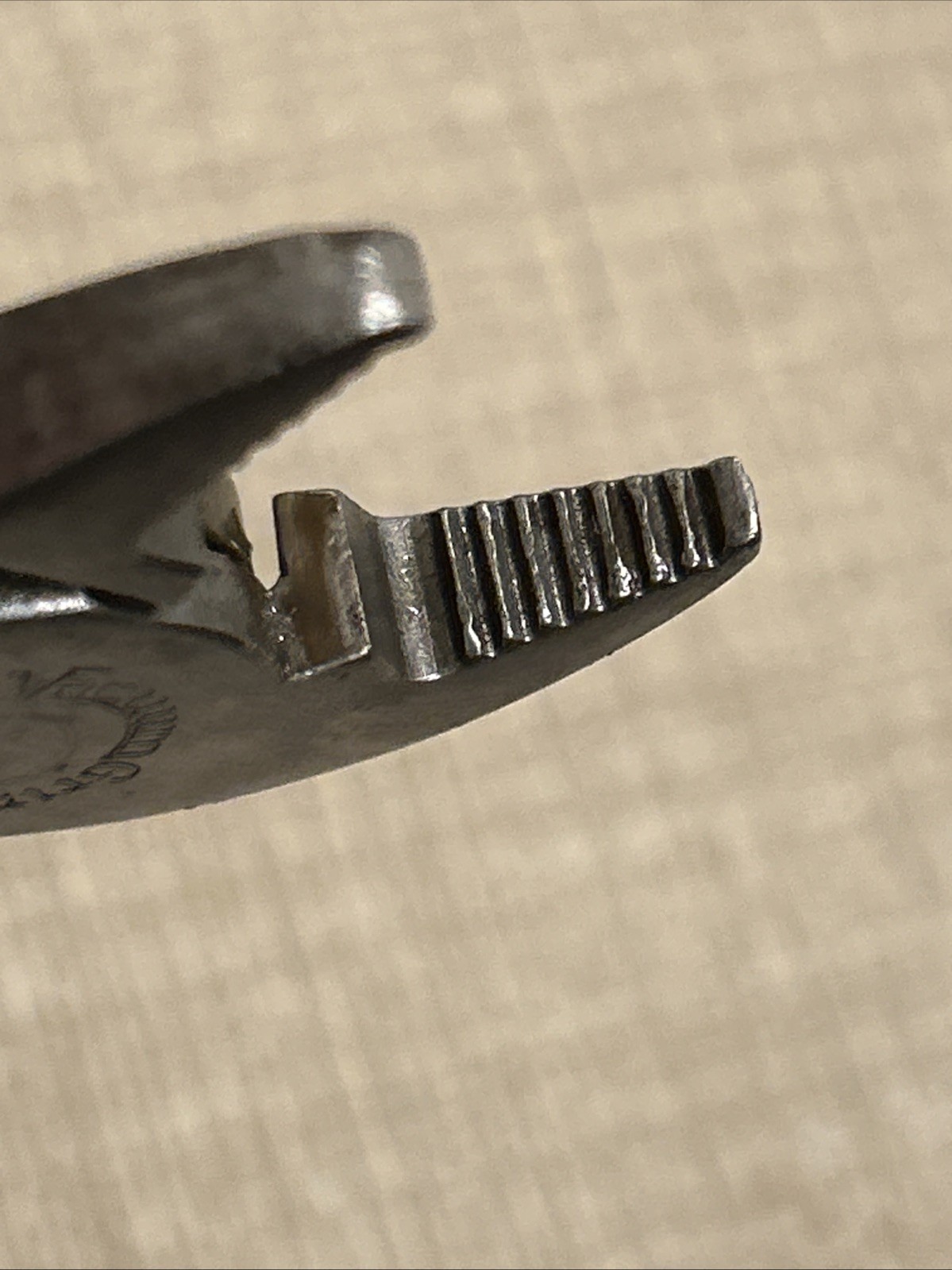 SNAP ON VINTAGE VACUUM GRIP 208 ANGLE NOSE PLIERS BATTERY TERMINAL HOSE CLAMP