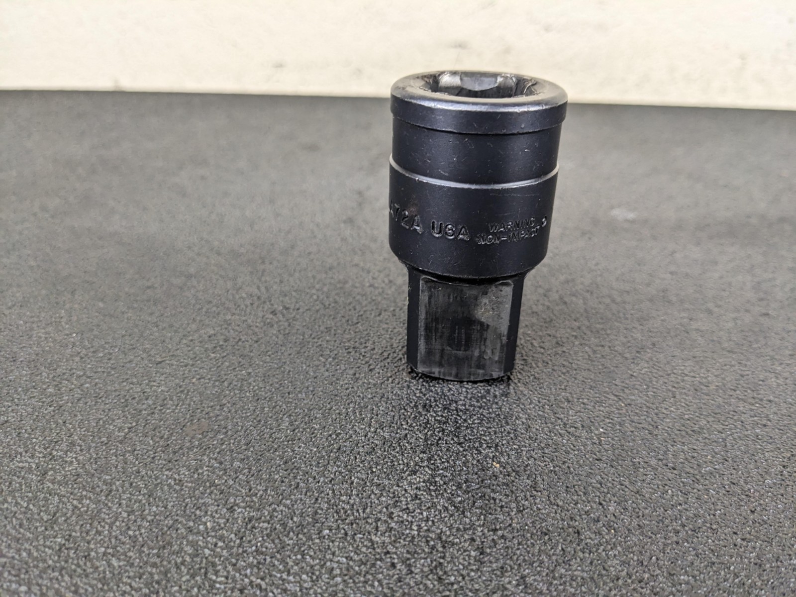 #bo862 Snap-On Tools USA 3/4″ to 1″ Drive Adapter Extension Socket GLA72A