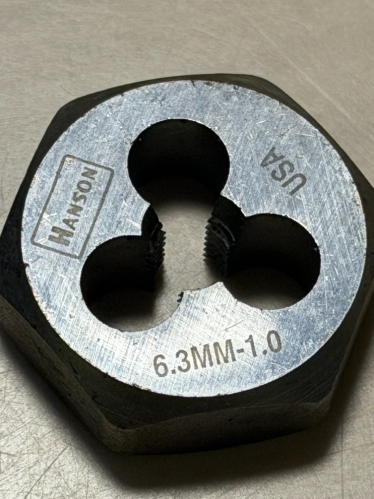 Irwin Hanson M6.3 X 1.0 Metric 1″ Hex Carbon Steel Re-Thread Die 6.3MM ( 6629 )