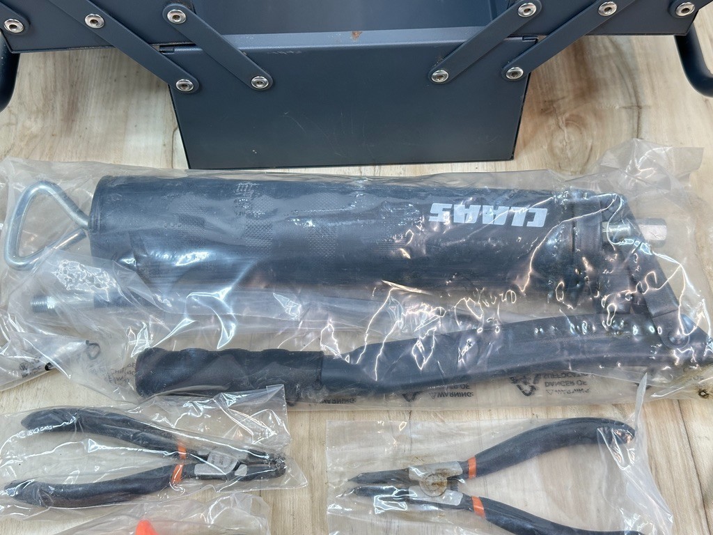 Claas / Groz **NEW** PROMO TOOL BOX KIT w/GREASE GUN
