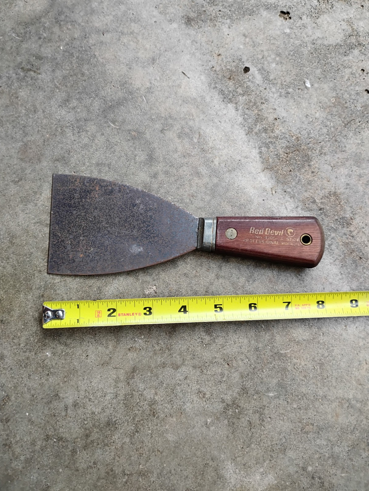Red Devil 3″ Stiff Putty Knife Scraper Angled Blade Wood Handle Brass Pin USA