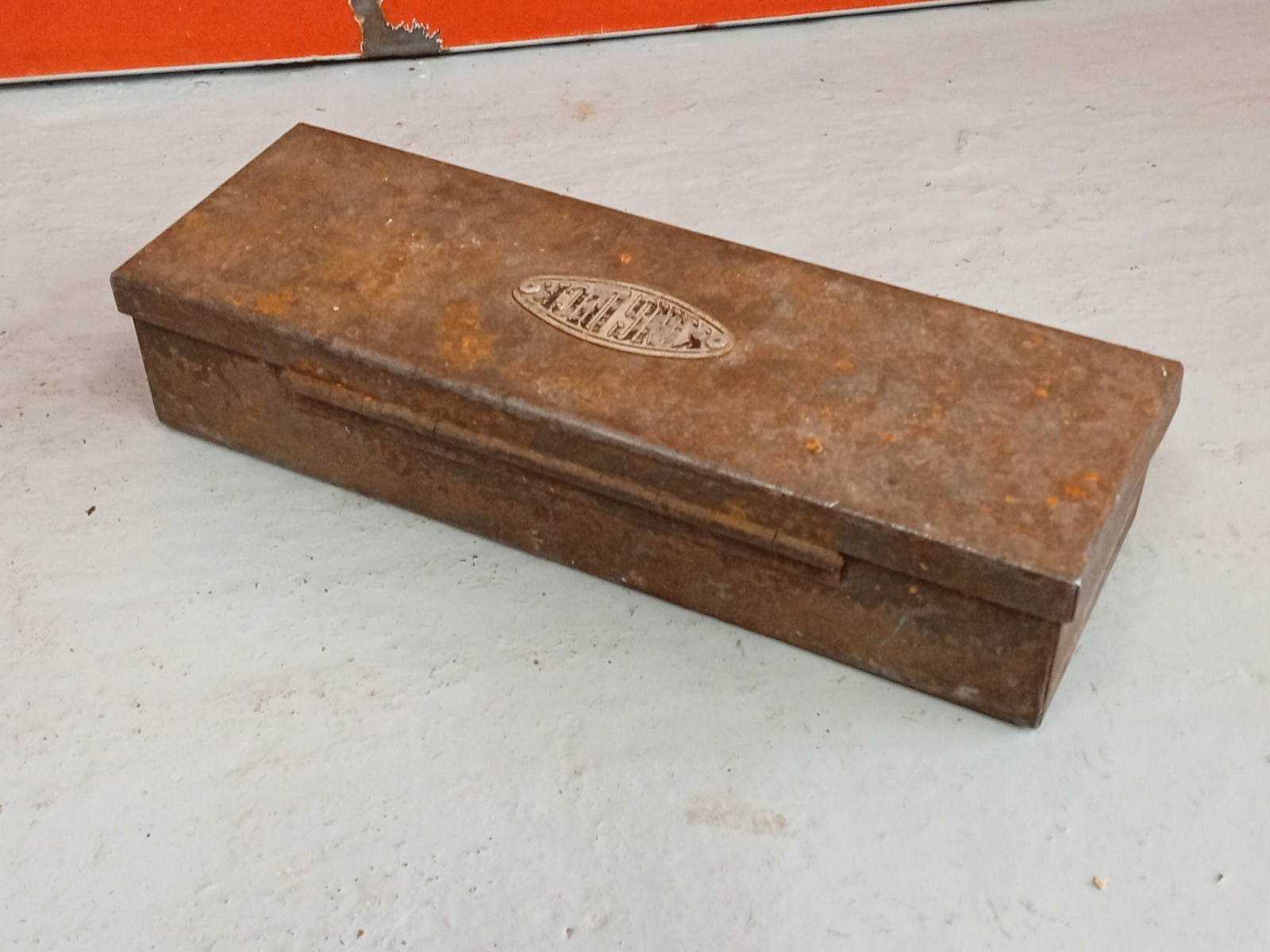 Vintage KING DICK, Socket Box For Restoration, W21.5 x D7 x H4.5 CM Approximate