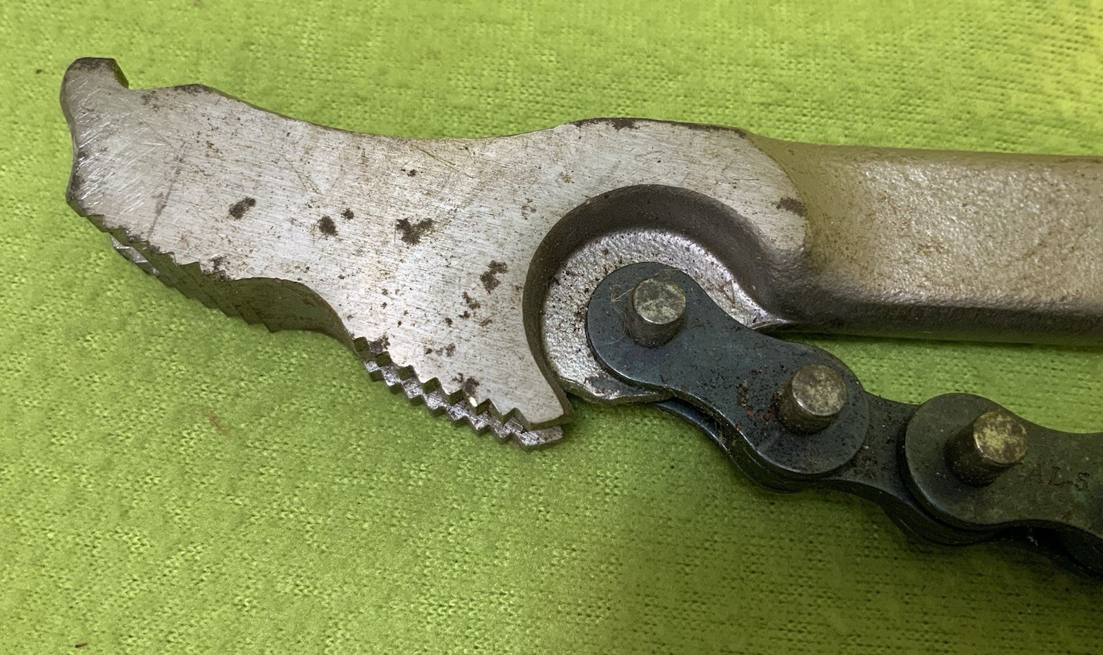 Vintage Craftsman Chain Wrench 55713 Stamped as 12”/300ml 4″ Cap WF USA