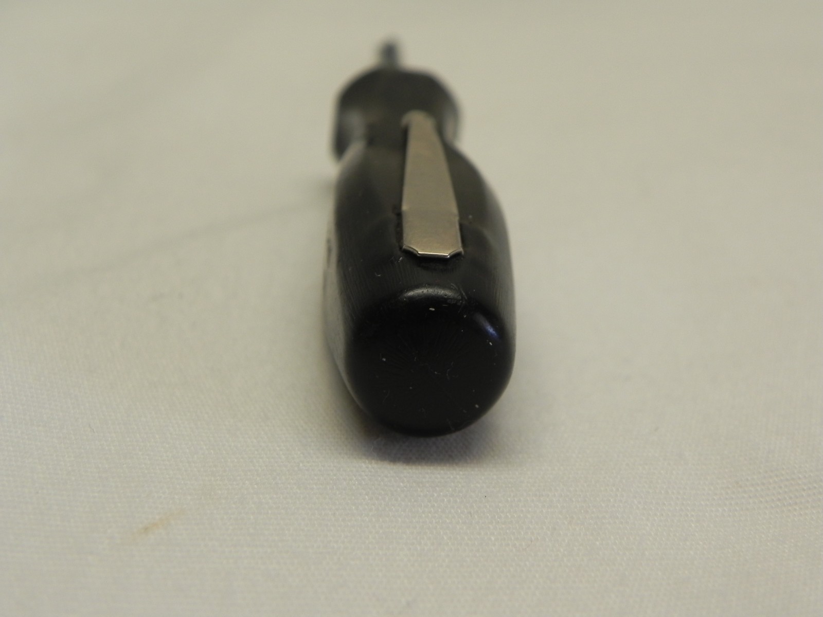 Snap-on 2 Piece MD17 & TR108 Carb Adjustment Tool & Tire Valve Core Tool