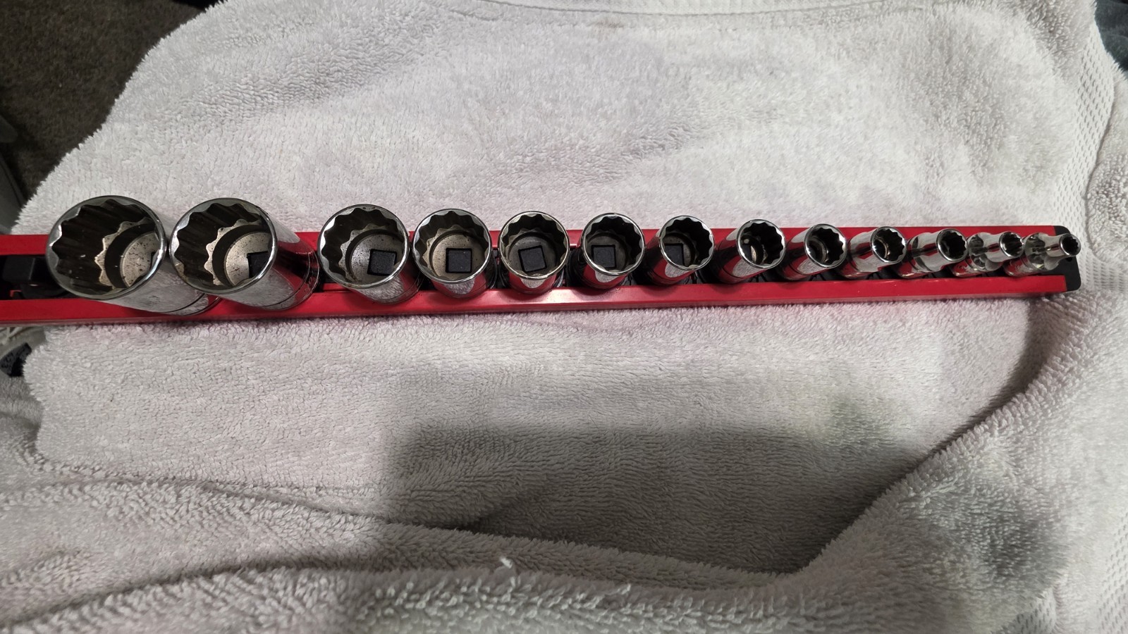 Snap-on 211FY 11 pc 3/8″ Drive 12-Point SAE Shallow Socket Set + 15/16 & 1″