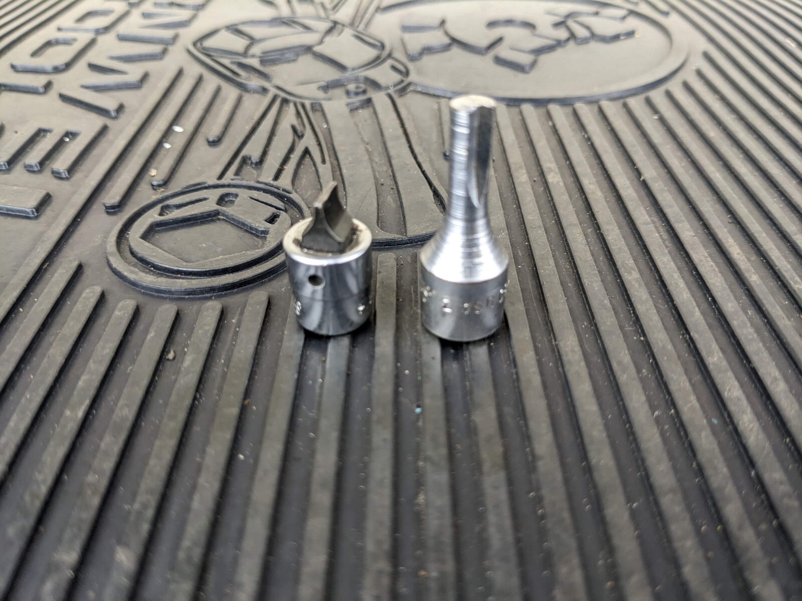 #bd618 Snap On TM82 TM30 1/4″ DR Flat Tip 1/4″ Bit Clutch Chrome Socket Driver