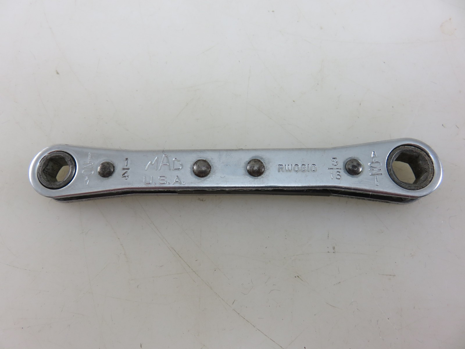 Mac Tools RW0810 SAE Ratcheting Double Box End Wrench 1/4″ x 5/16″ 6pt