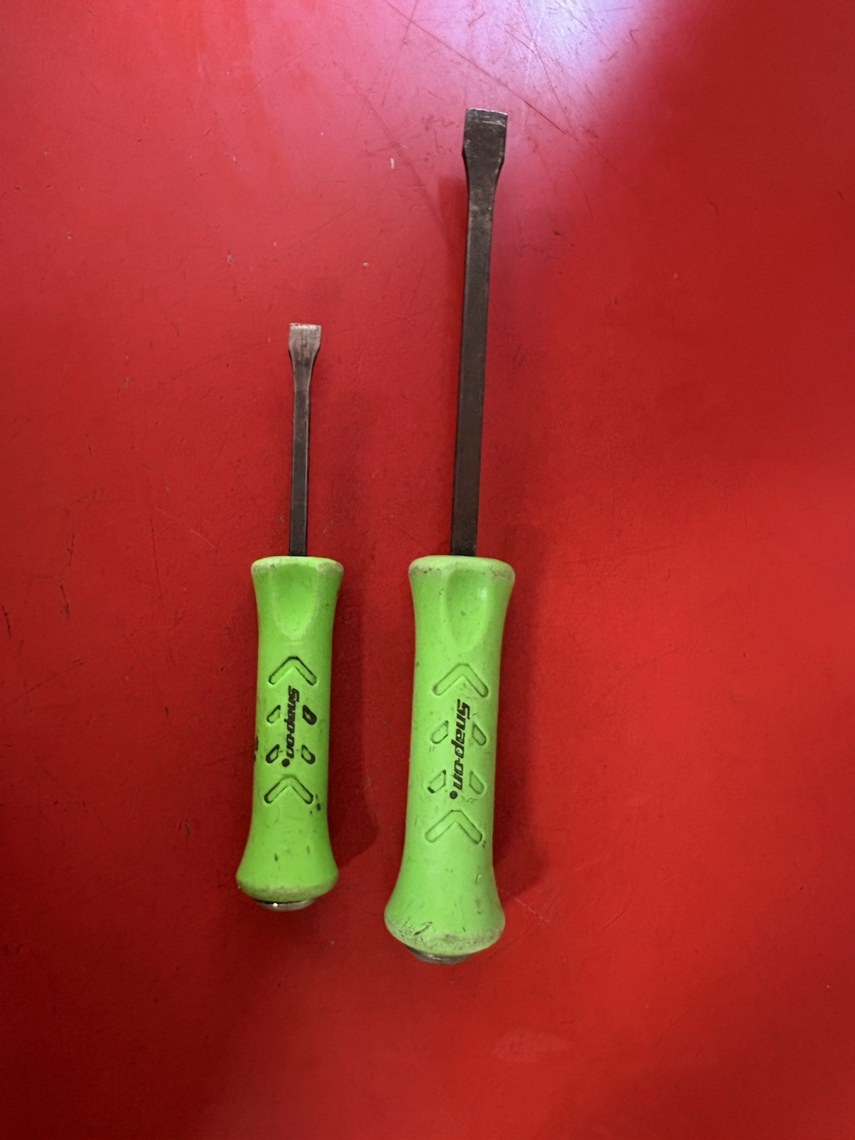 Snap-on Tools USA Green Hard Grip Striking Prybar Set SPB set of 2