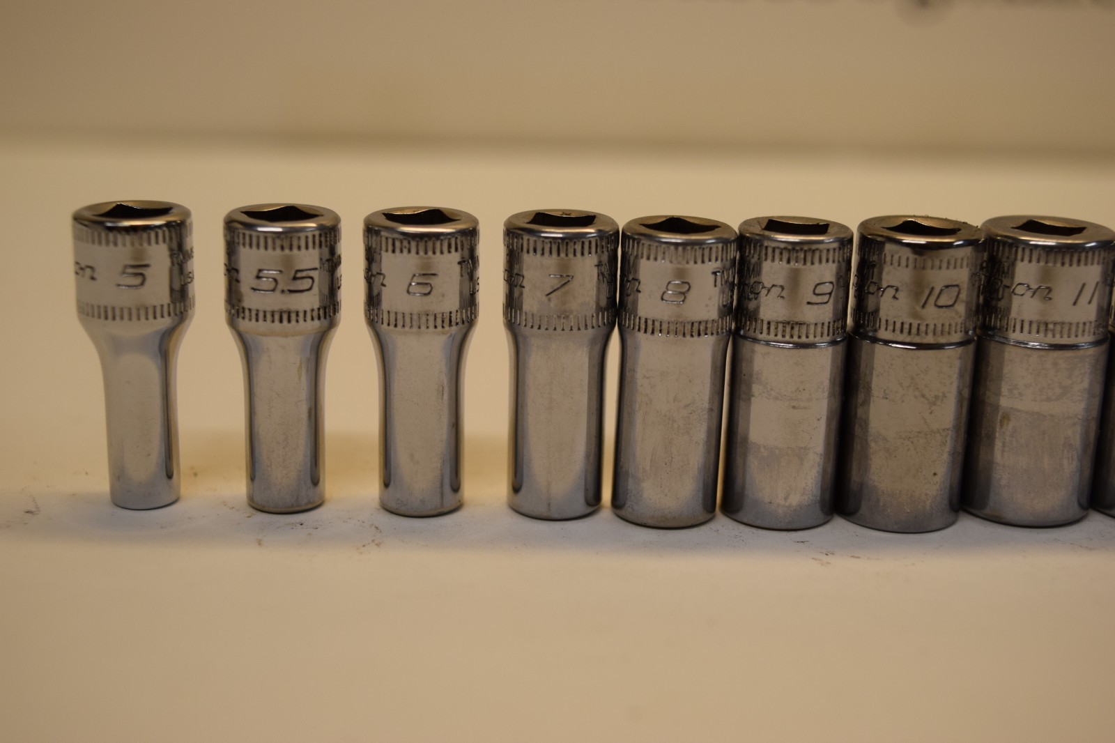 Snap-On 112TMMSY 12pc 1/4″ Drive 6-Point Flank Drive Semi-Deep Metric Socket Set