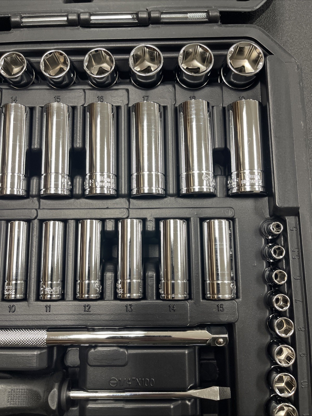 Matco Tools SAB122SE 122 PIECE 1/4″ & 3/8″ DRIVE SILVER EAGLE® MASTER TOOL SET