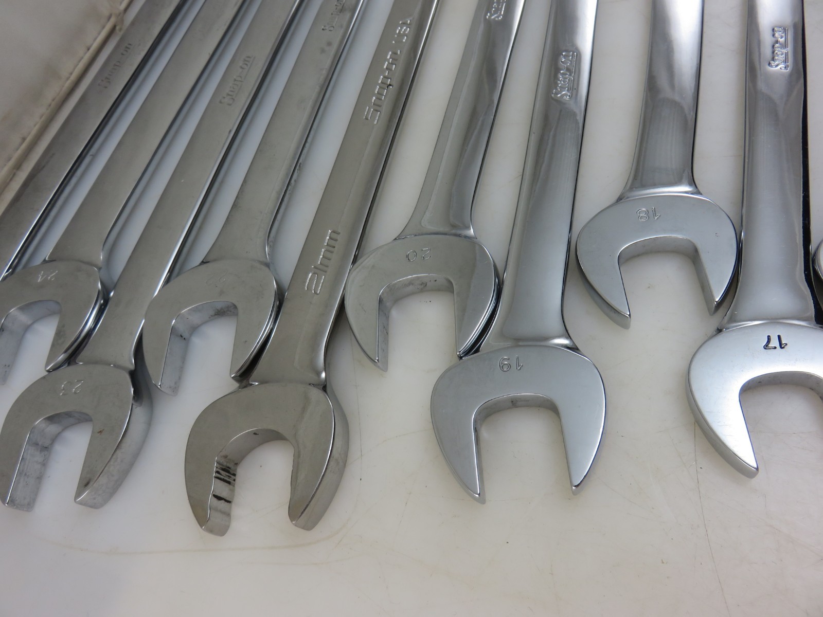 Snap-On METRIC OEXM Series Combination Wrench 18pc Set 8mm-24mm + 26mm