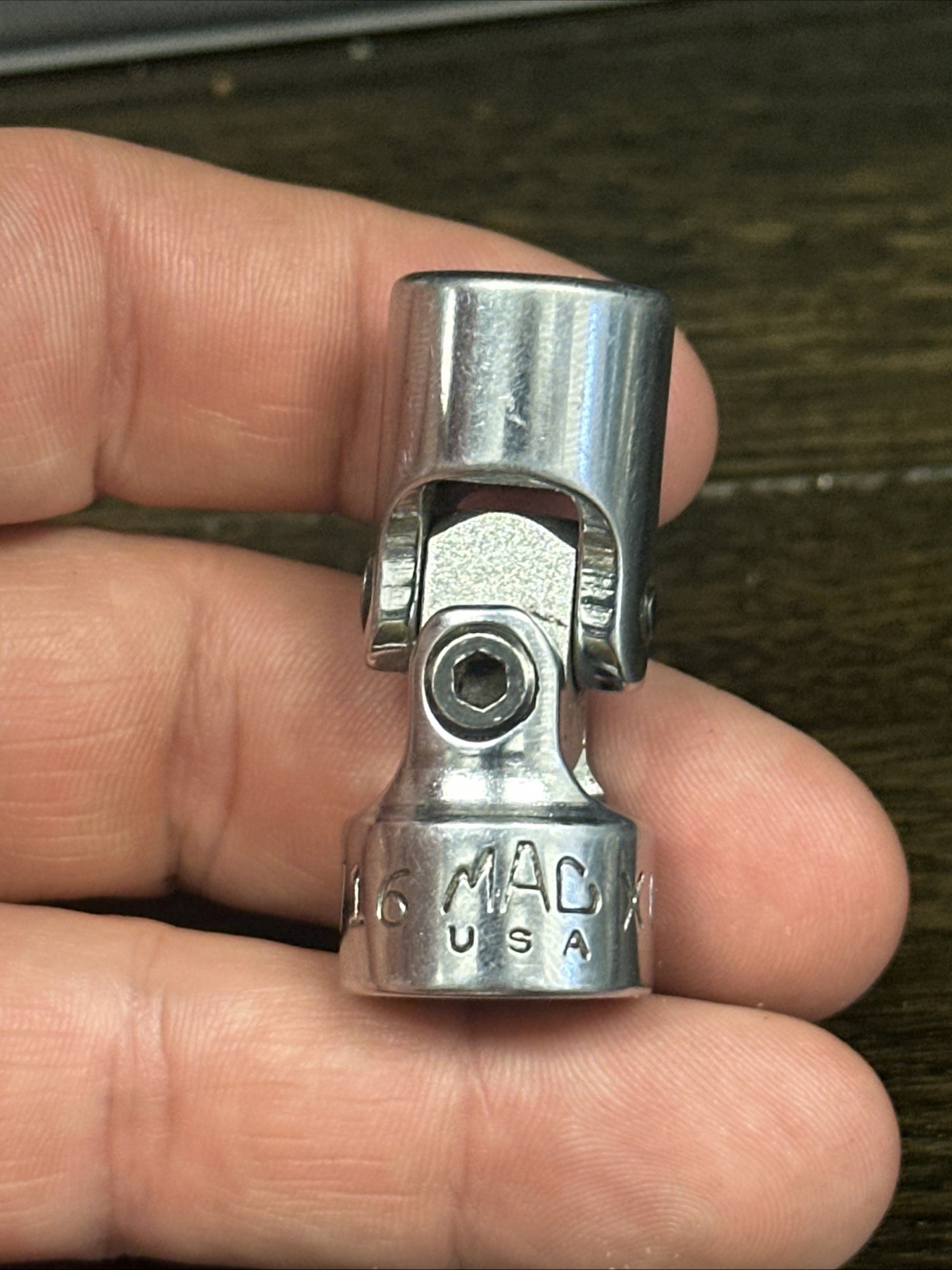 Mac Tools XU186 9/16″ 6Point Shallow Swivel Socket 3/8″ Drive – Made in USA