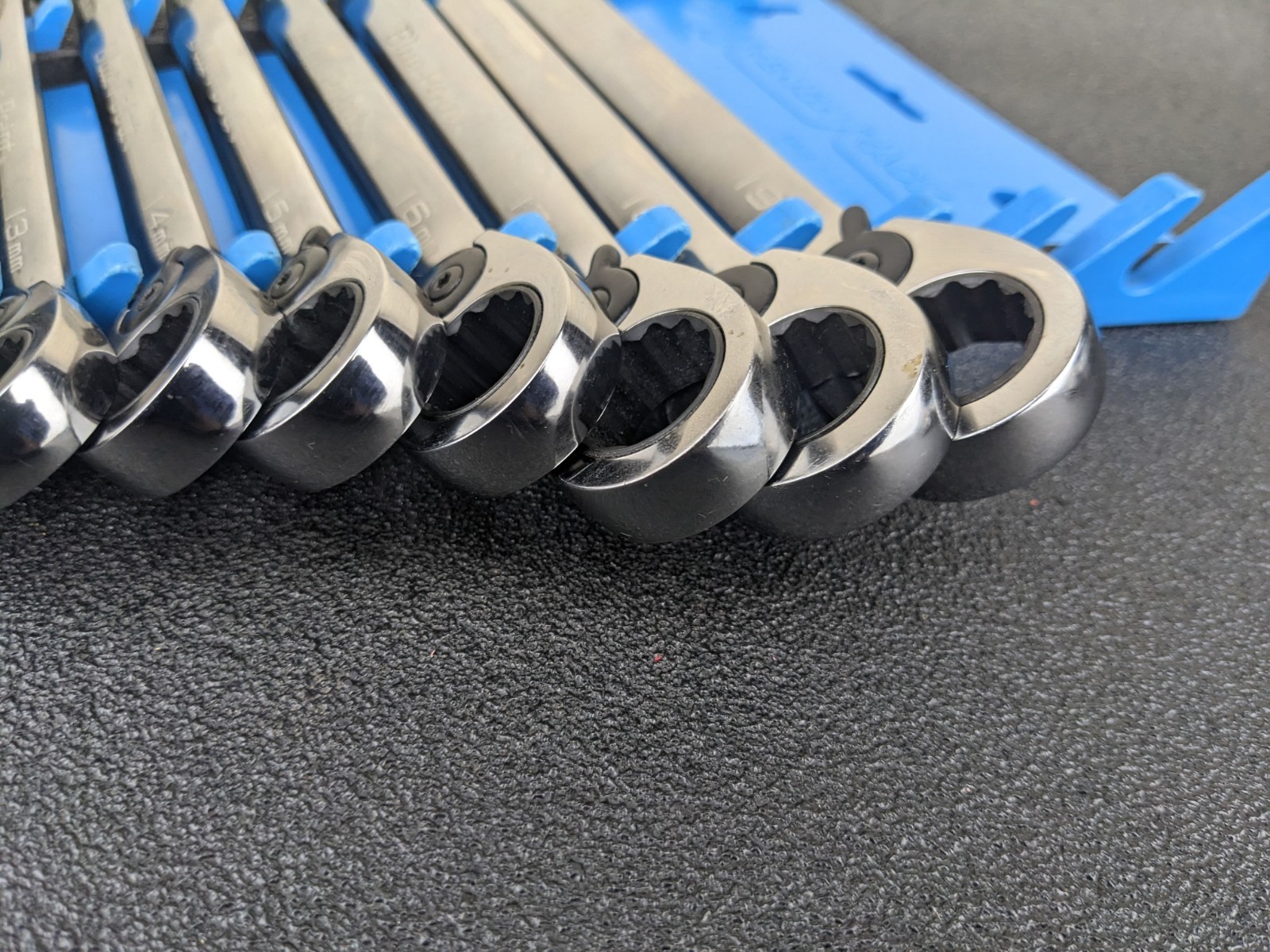 #bo678 Blue Point BOERM712 12 Pc Metric Reversible Ratcheting Wrench Set 8-19mm