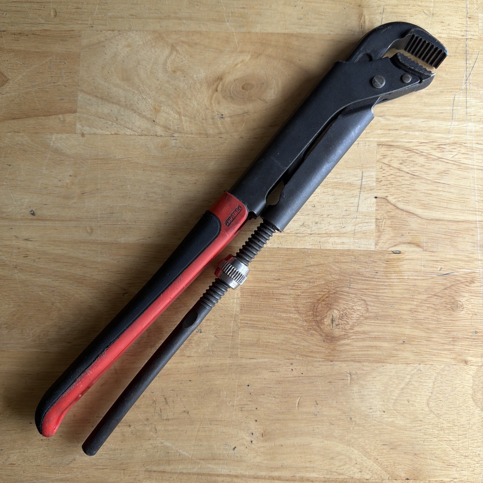 Snap On Tools 12-5/8″ Long Adjustable Plier Wrench Red PWZ1A