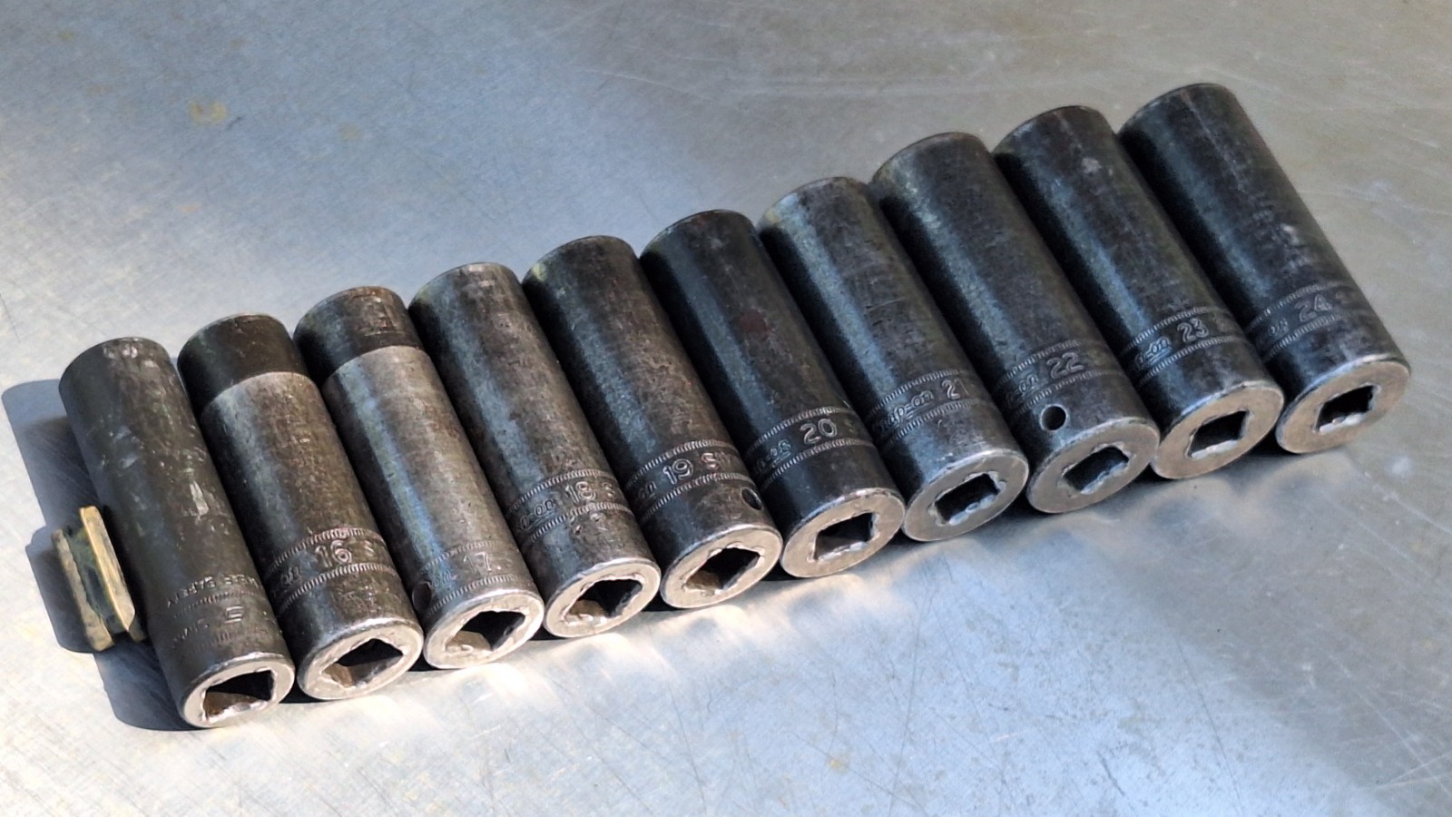 Snap On 1/2″ Drive 6-Point Metric Deep Impact Socket Set 36,34,32,30,29,27-15MM