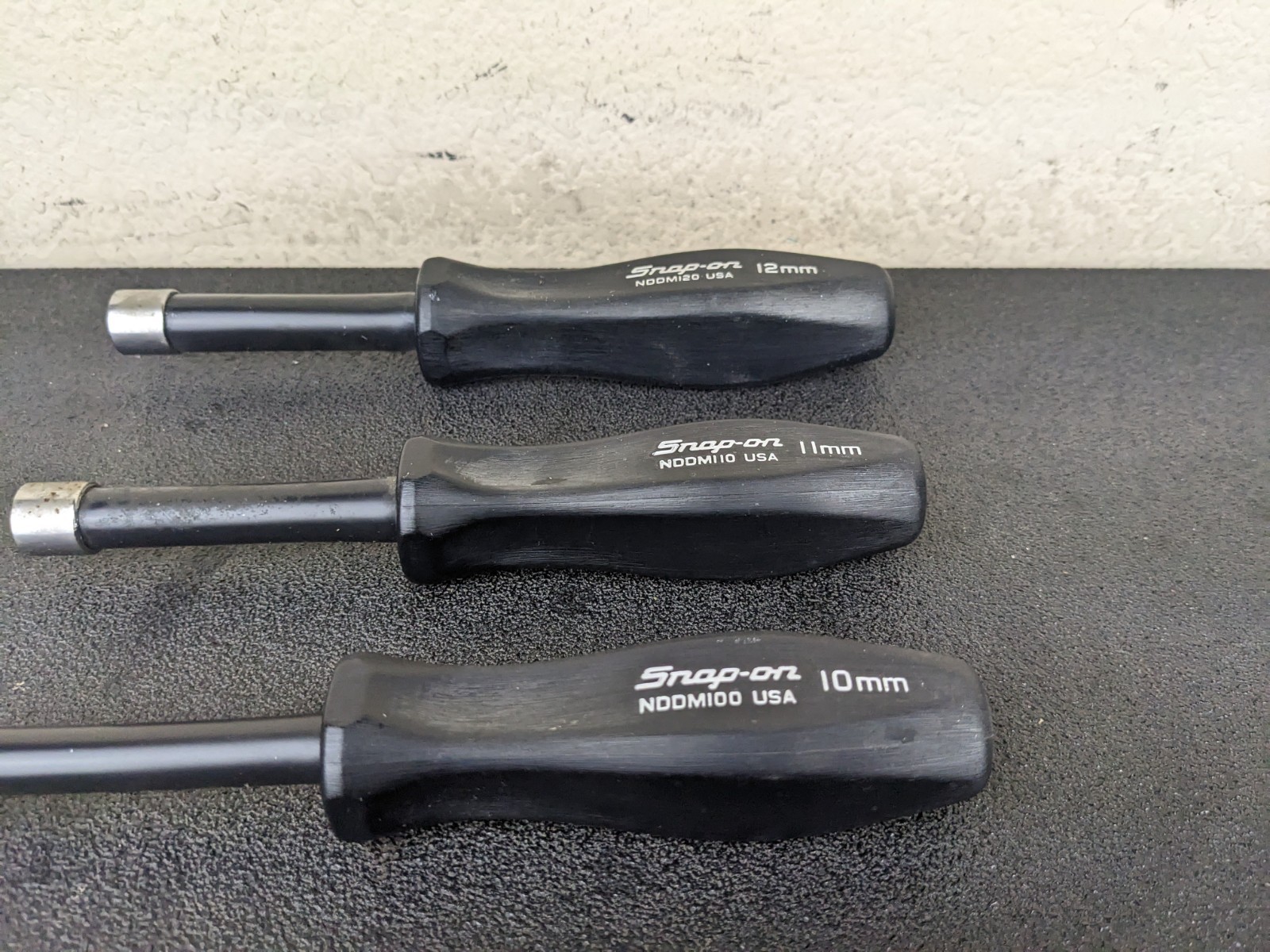 #bo023 Snap On Tools 7PC METRIC 6PT BLACK HARD INSULATED NUT DRIVER SET 6-12MM