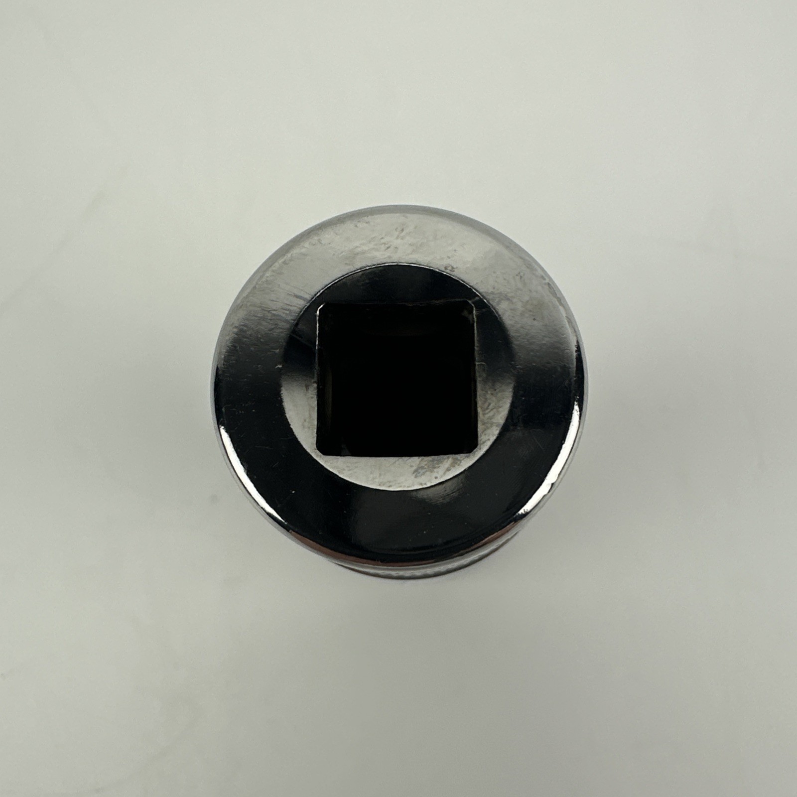Snap-on USA 3/8″ drive 18mm Deep Metric Chrome 6-point Socket wrench SFSM18