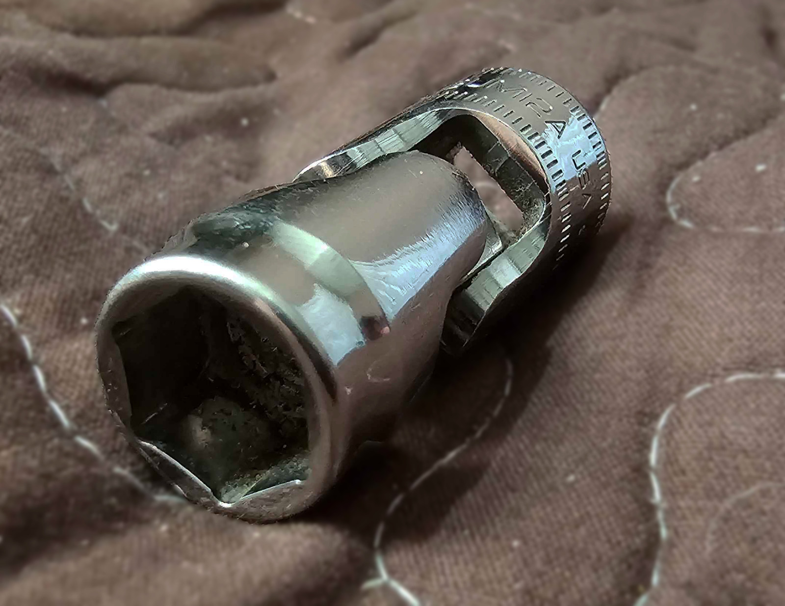 Snap-On 3/8″ Drive 6-Point Metric 12 mm Flank Drive Shallow Socket FSUM12A