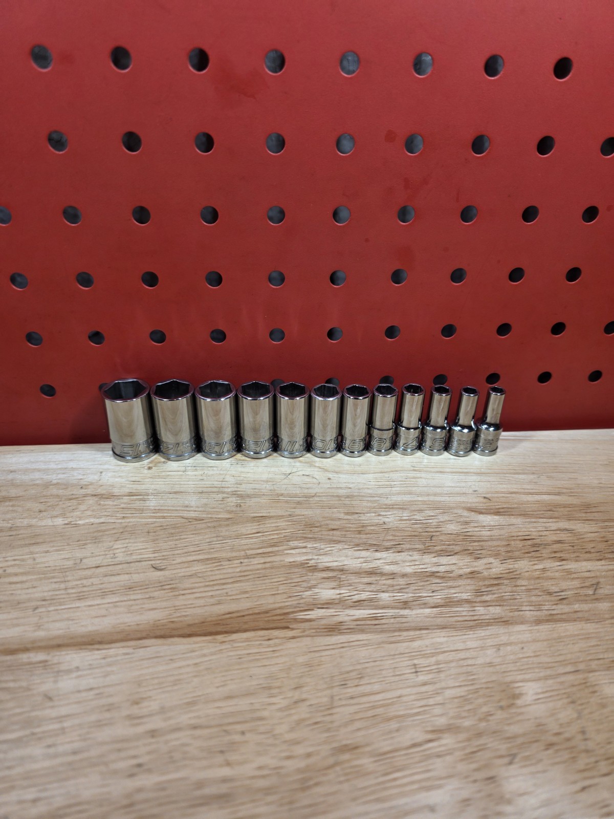 Snap-on 112YTMMSY 5mm-15mm 12-Piece 1/4″ Drive 6-Point Semi-Deep FDX Socket Set