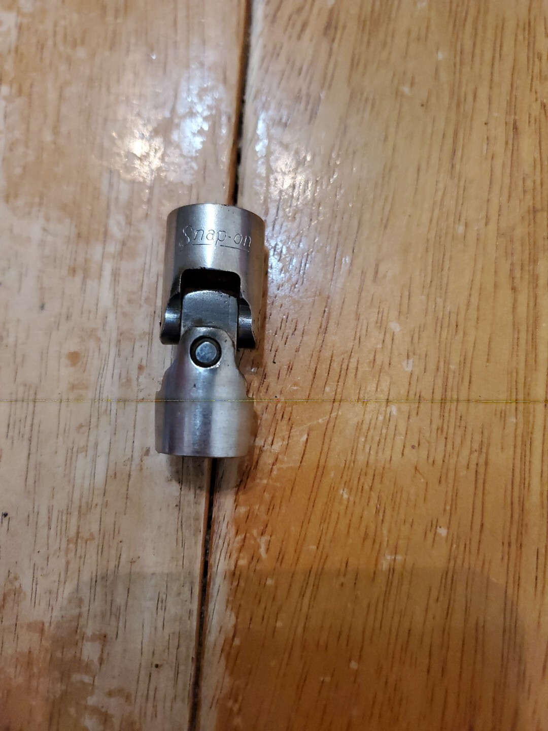 Snap On 3/8″ Drive 7/16″ 12PT SAE Chrome Universal Swivel Socket FVU14
