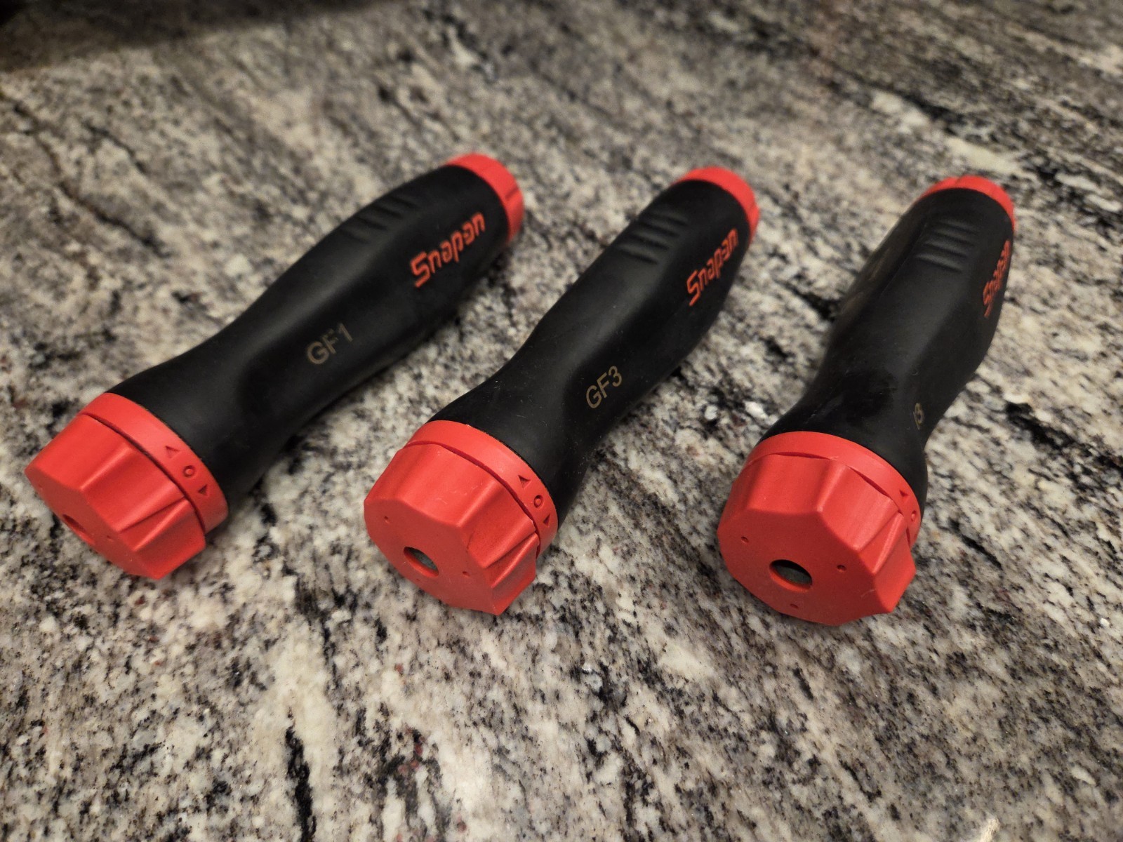 Snapon Tools Soft Grip Standard Ratcheting Screwdriver Handle – RED (1 HANDLE)