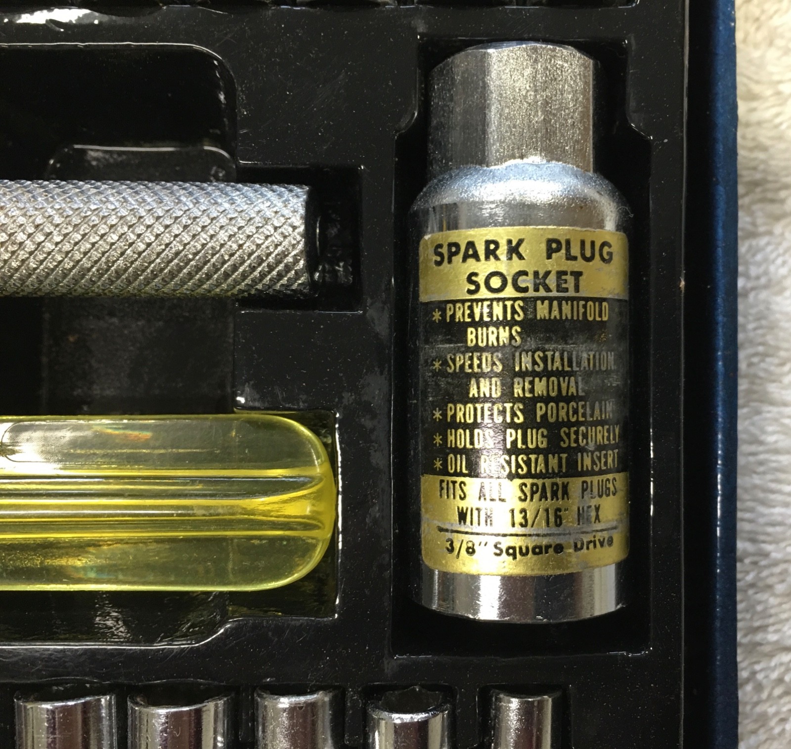 40 piece 1/4 & 3/8 combination drive socket set. Standard & Metric