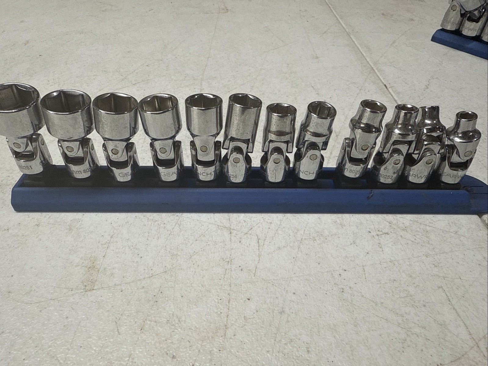 GearWrench 12 Piece 1/4 Flex 6 Pt Metric Socket Set Upgraded Magnetic Rail