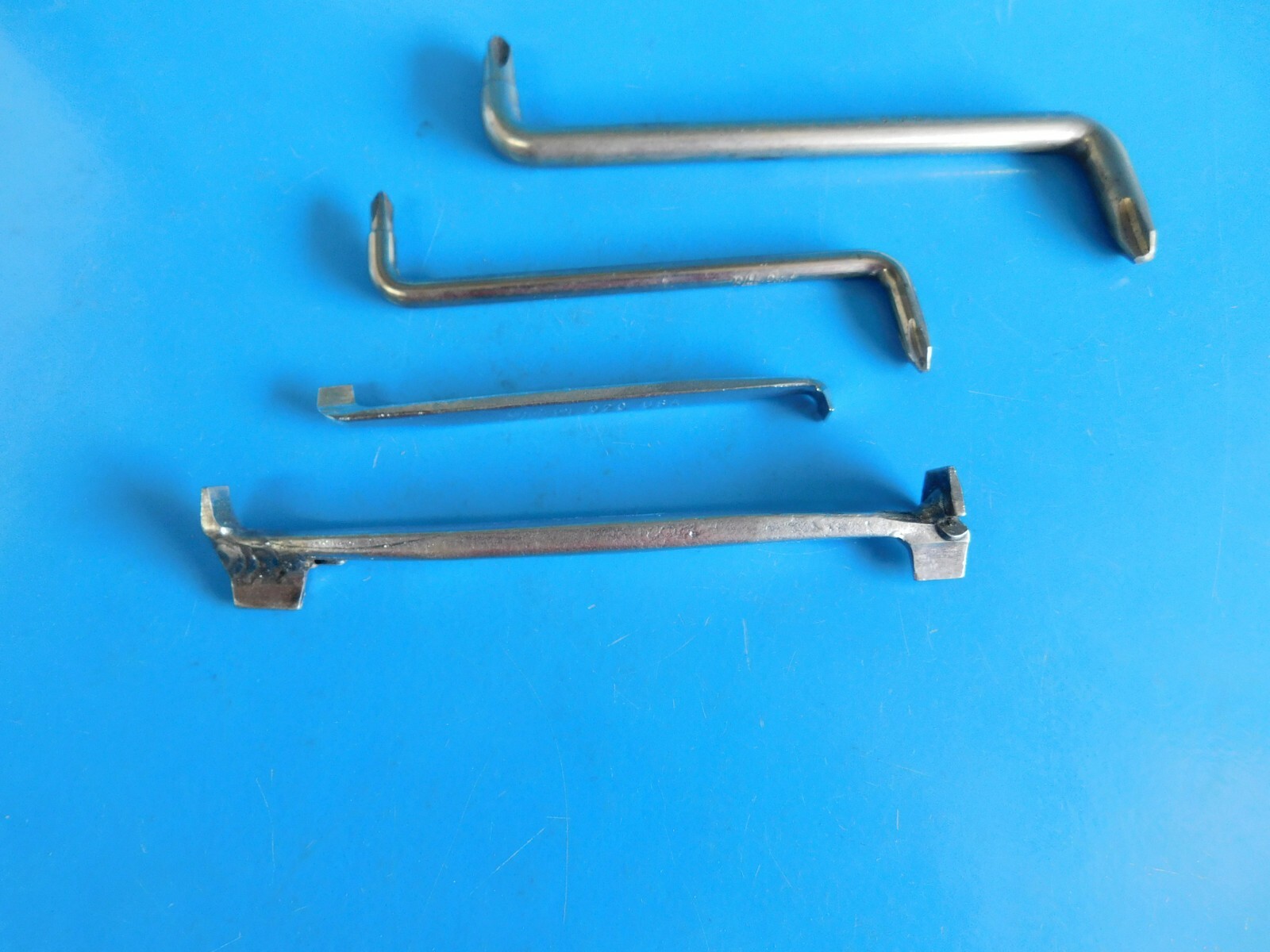 USED,SNAP ON TOOLS & BLUE POINT OFFSET FLAT AND PHILLIPS SCREWDRIVERS