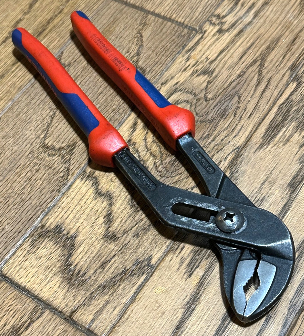 KNIPEX Tools 10″ Cobra Pipe Wrench Tongue Groove Adjustable Water Pump Pliers