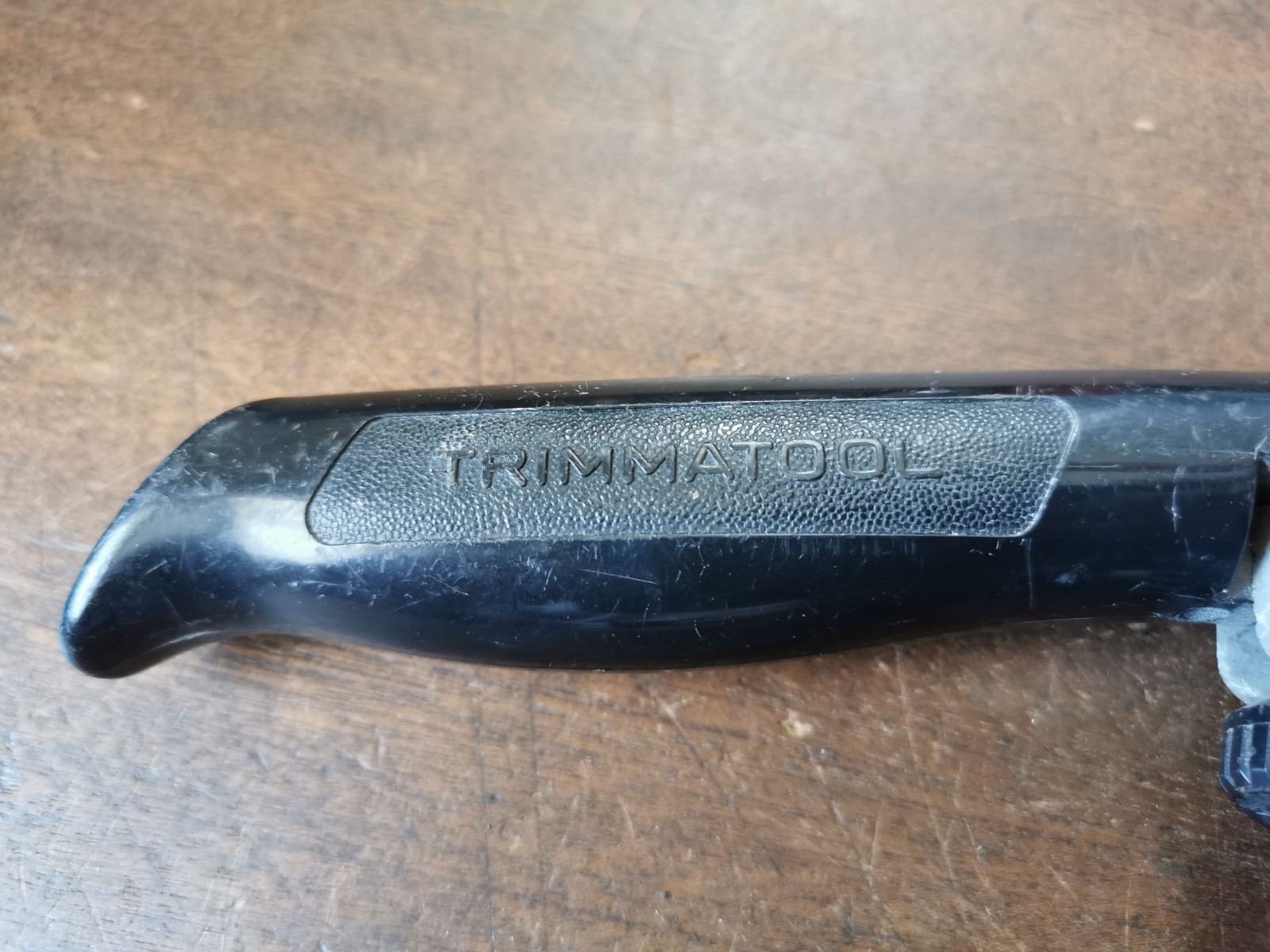 Vintage Aven Trimmatool 10″ long for auto body repairs.