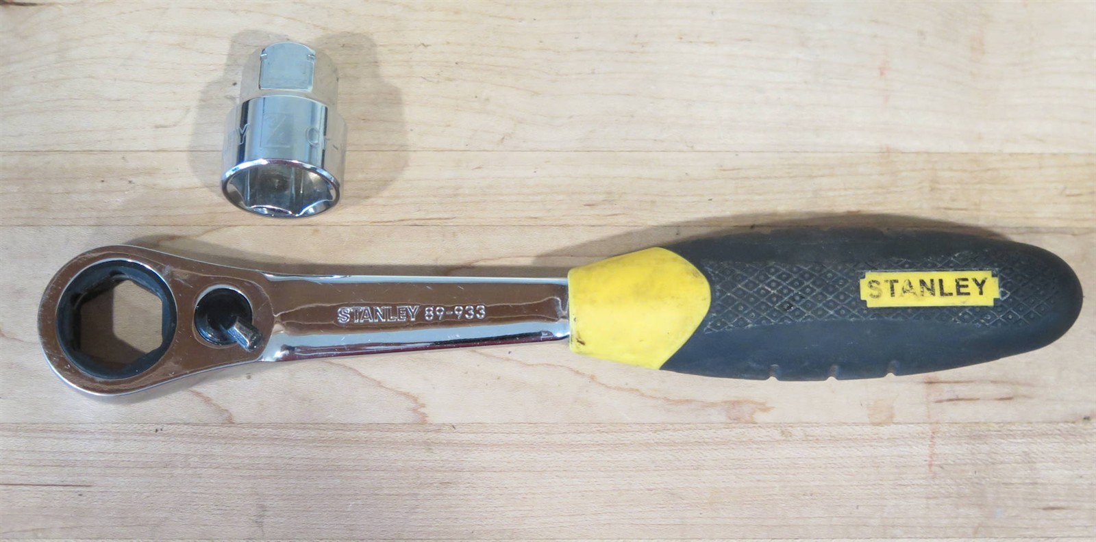 Stanley 89-933 72T 1/2″-Drive Pass-Thru 9″ Ratchet Handle with 3/4″ Socket
