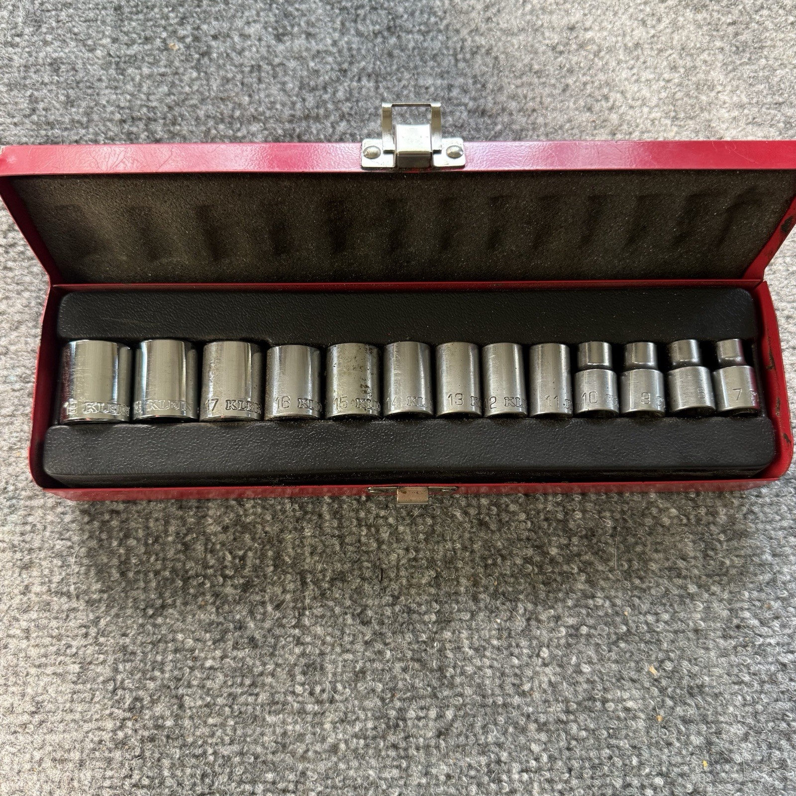 VTG Klein Tools 3/8 Drive Metric Socket Set 13-Piece 6-Point 7mm-19mm Metal Case