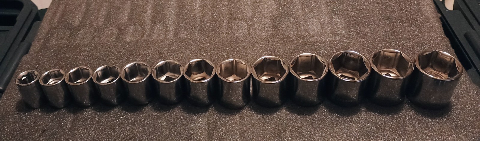 CRESCENT 13 Piece METRIC 6 Point Standard Chrome Socket Set For 3/8″ Inch Drive