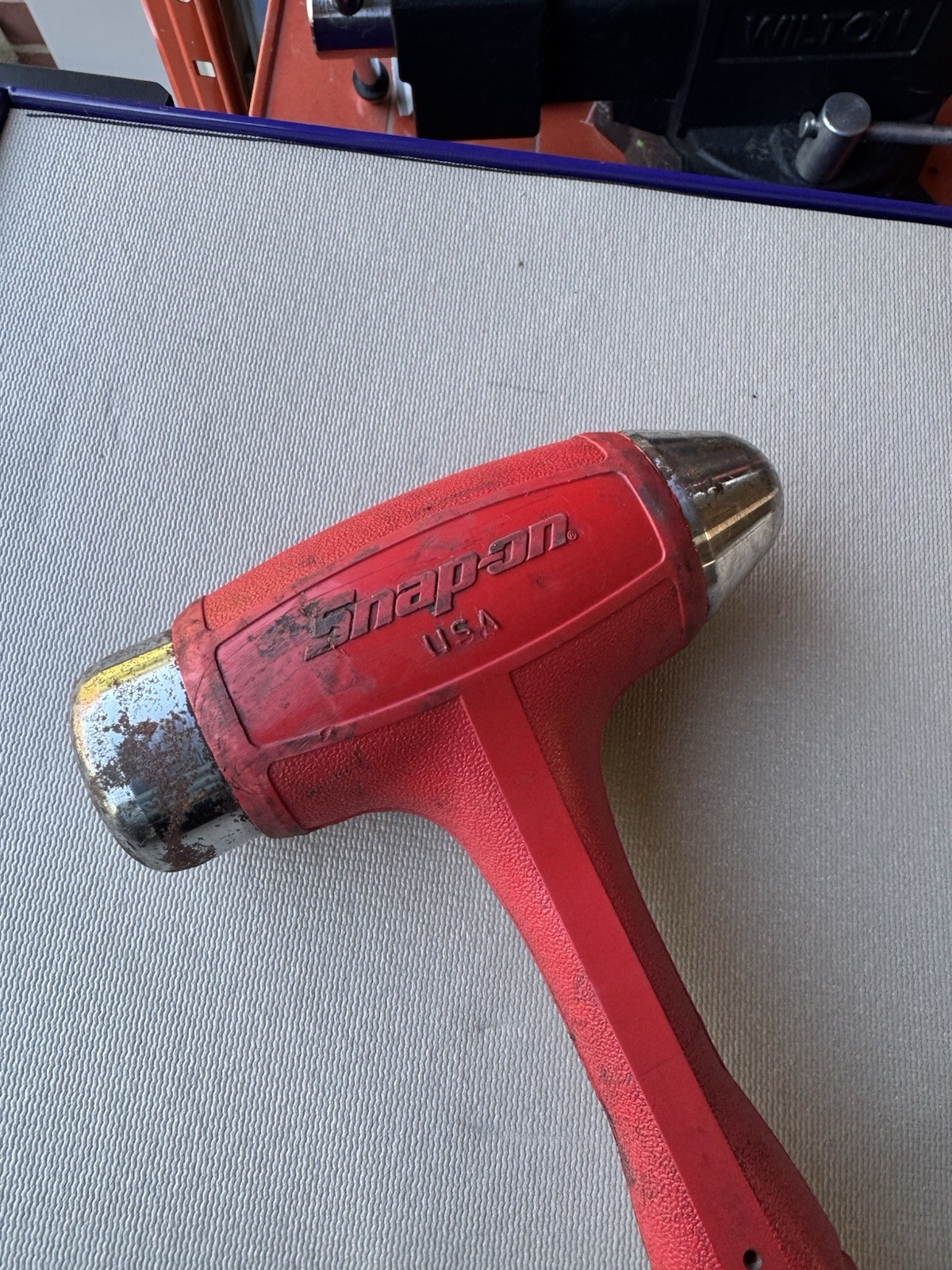 Snap On Tools 32 Ounce RED Soft Grip Dead Blow Ball Peen Hammer HBBD32
