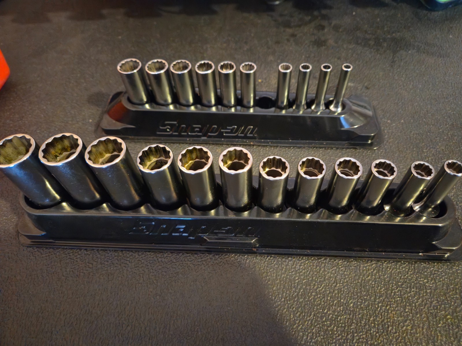 Snap On 12 Piece 3/8 6 Point 8-19mm + 1/4 12point set