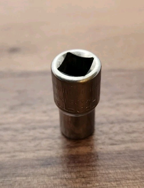 Craftsman USA 6mm Socket 6 Point 1/4″ G 43502 (Bottom Knurl)