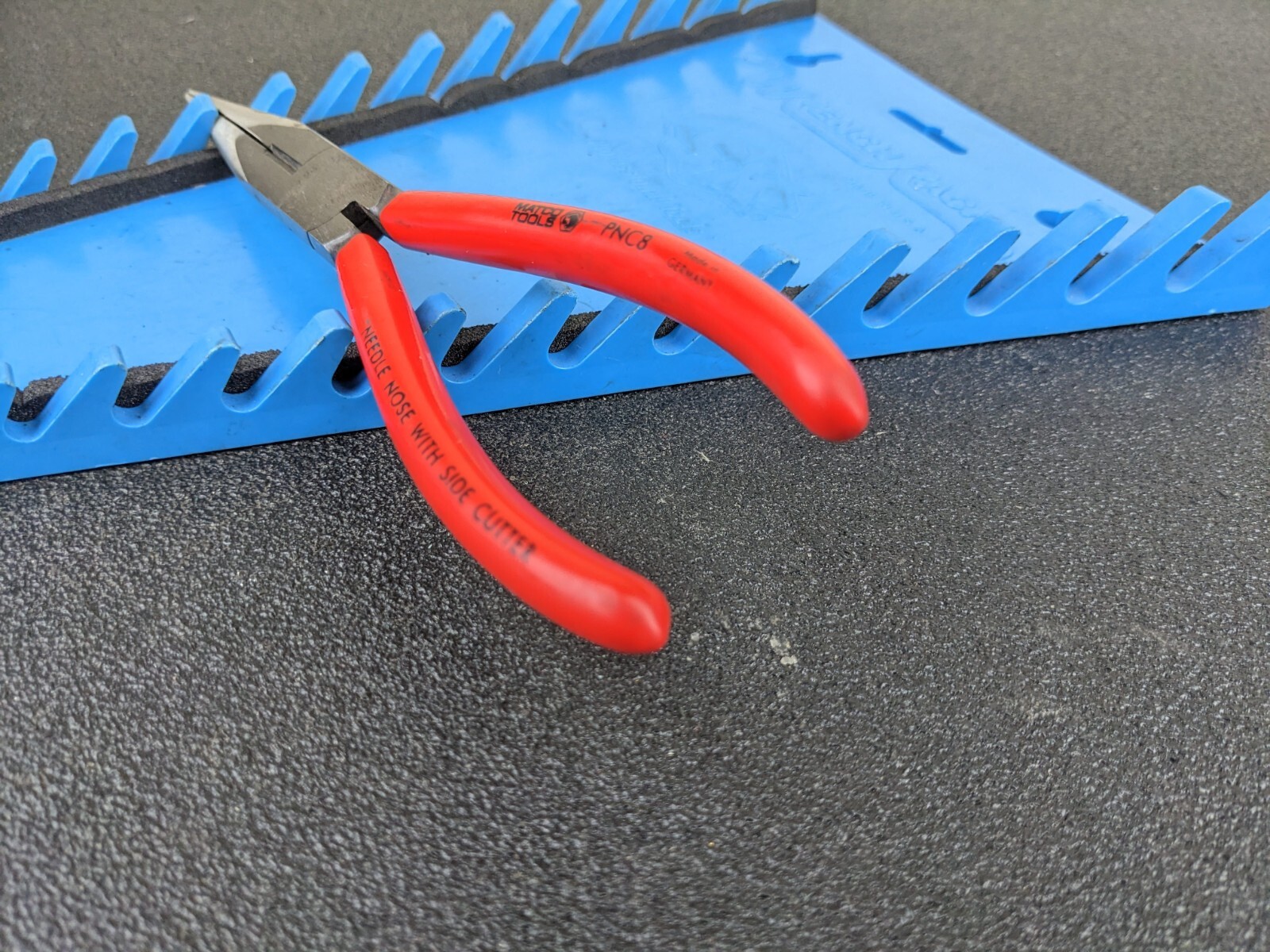 #bj159 Matco/Knipex Tools PNC8/26-200 – 8″ Soft Needle Nose Pliers w/ Cutter