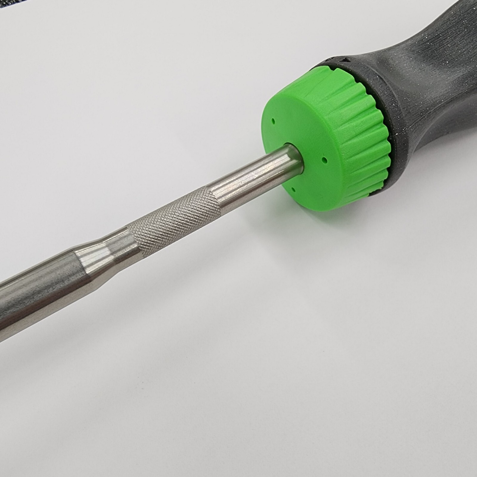Snap-on Tools USA RARE DARK TITANIUM & GREEN Ratcheting Screwdriver SSDMR4BDT