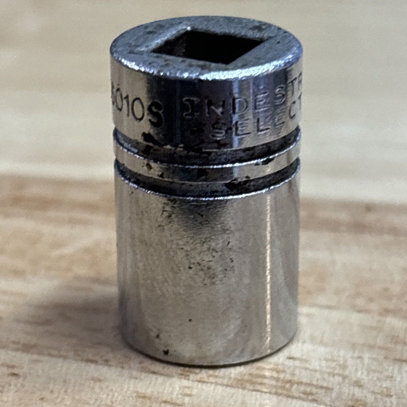 Indestro Select 5/16″ Shallow Socket 1/4″ Drive 8 Point Double Square 6010S USA