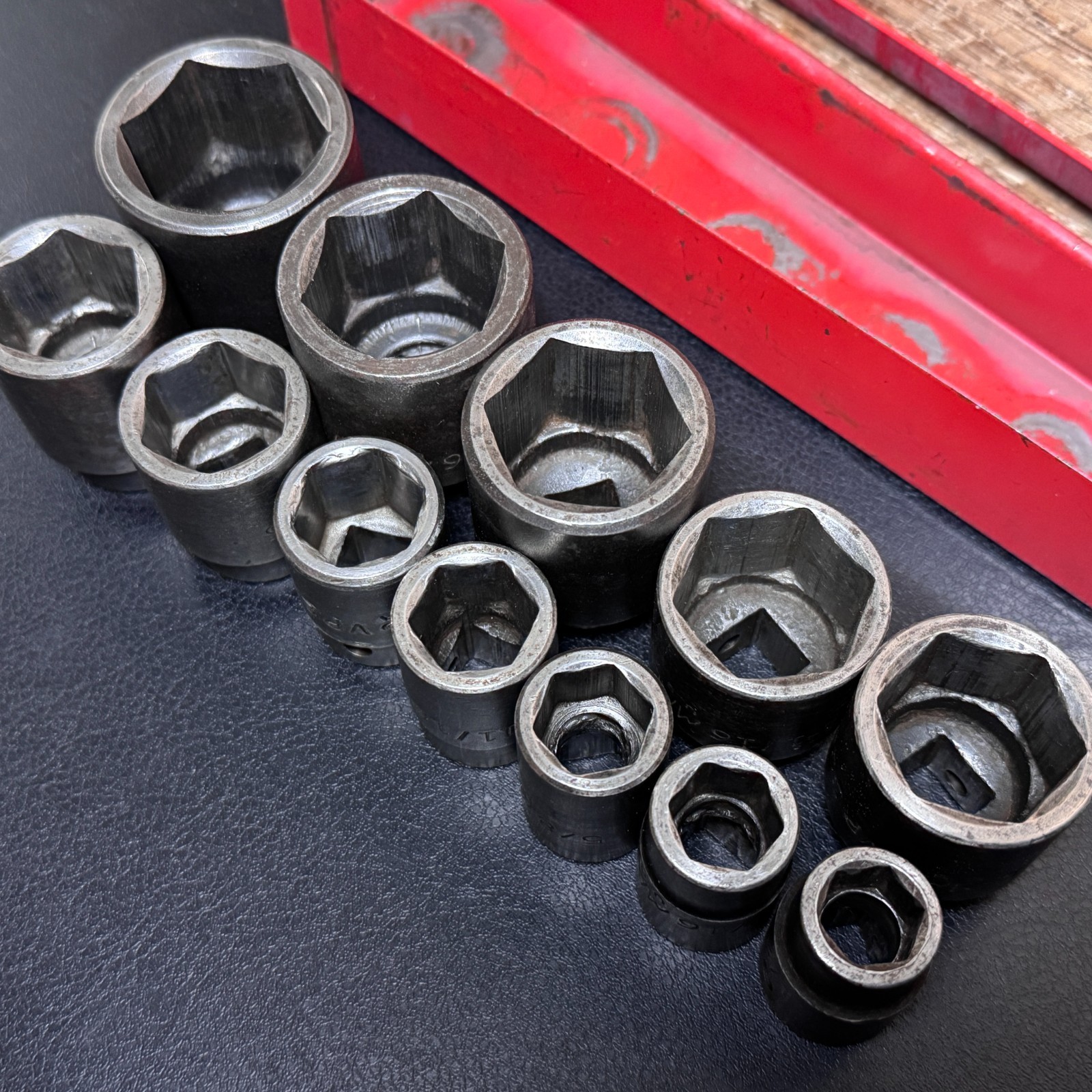 MAC Tools USA SVP156TR 1/2 Drive 6PT SAE Impact Socket Set in VT18 Tray (less 3)